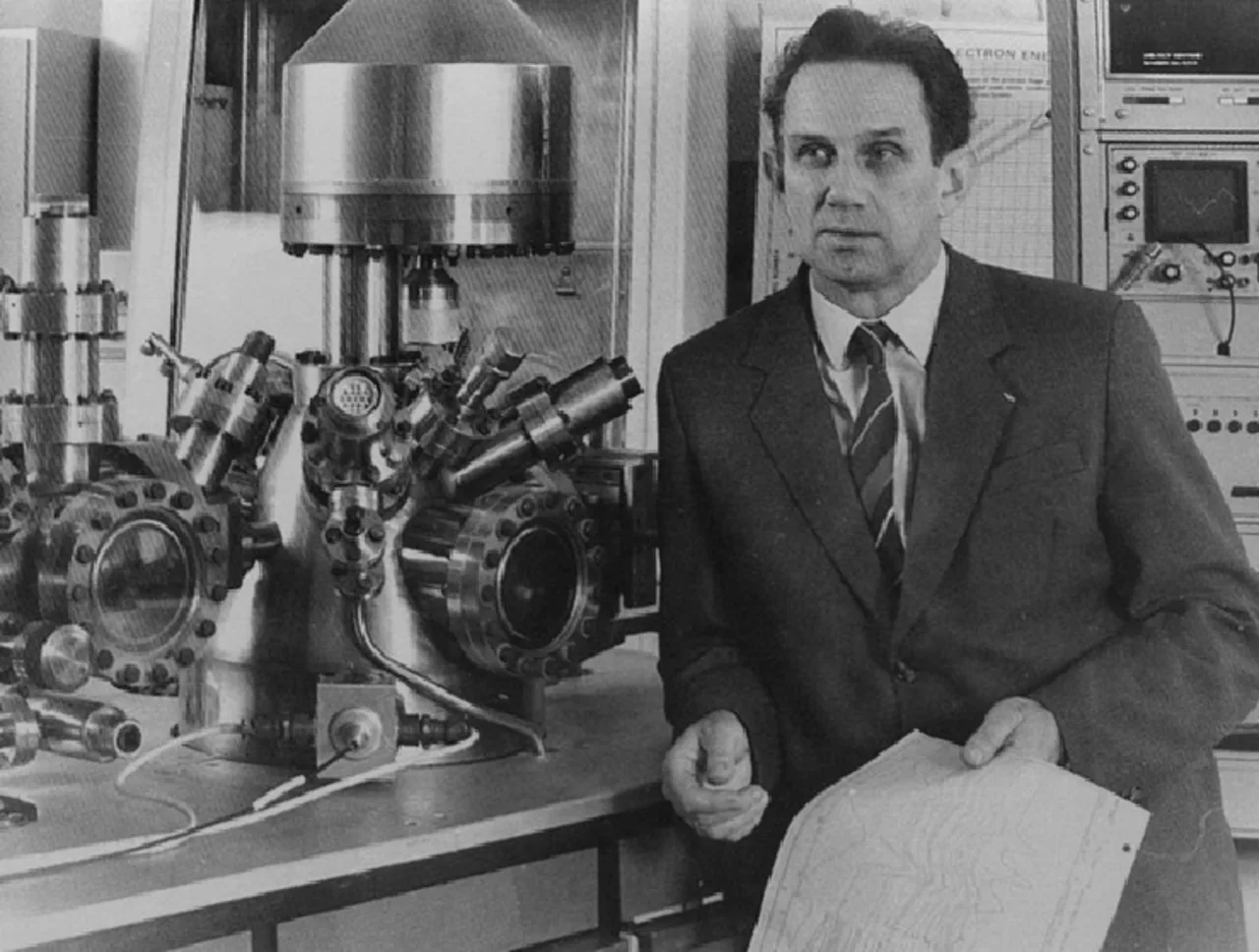 Portrait of Volodymyr Nemoshkalenko (1933–2002) – memorial page
