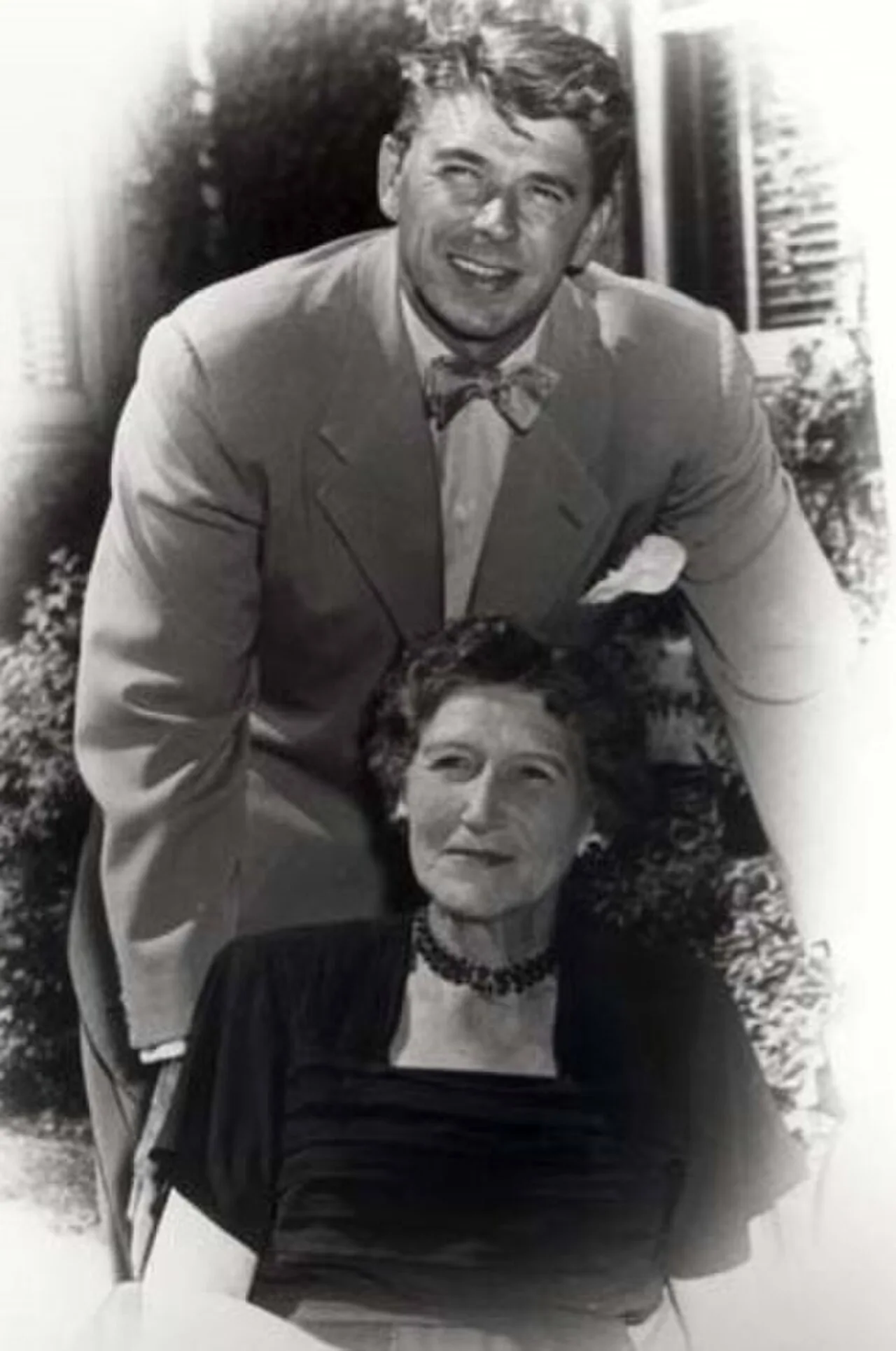 Porträt von Nelle Wilson Reagan (1883–1962) – Gedenkseite