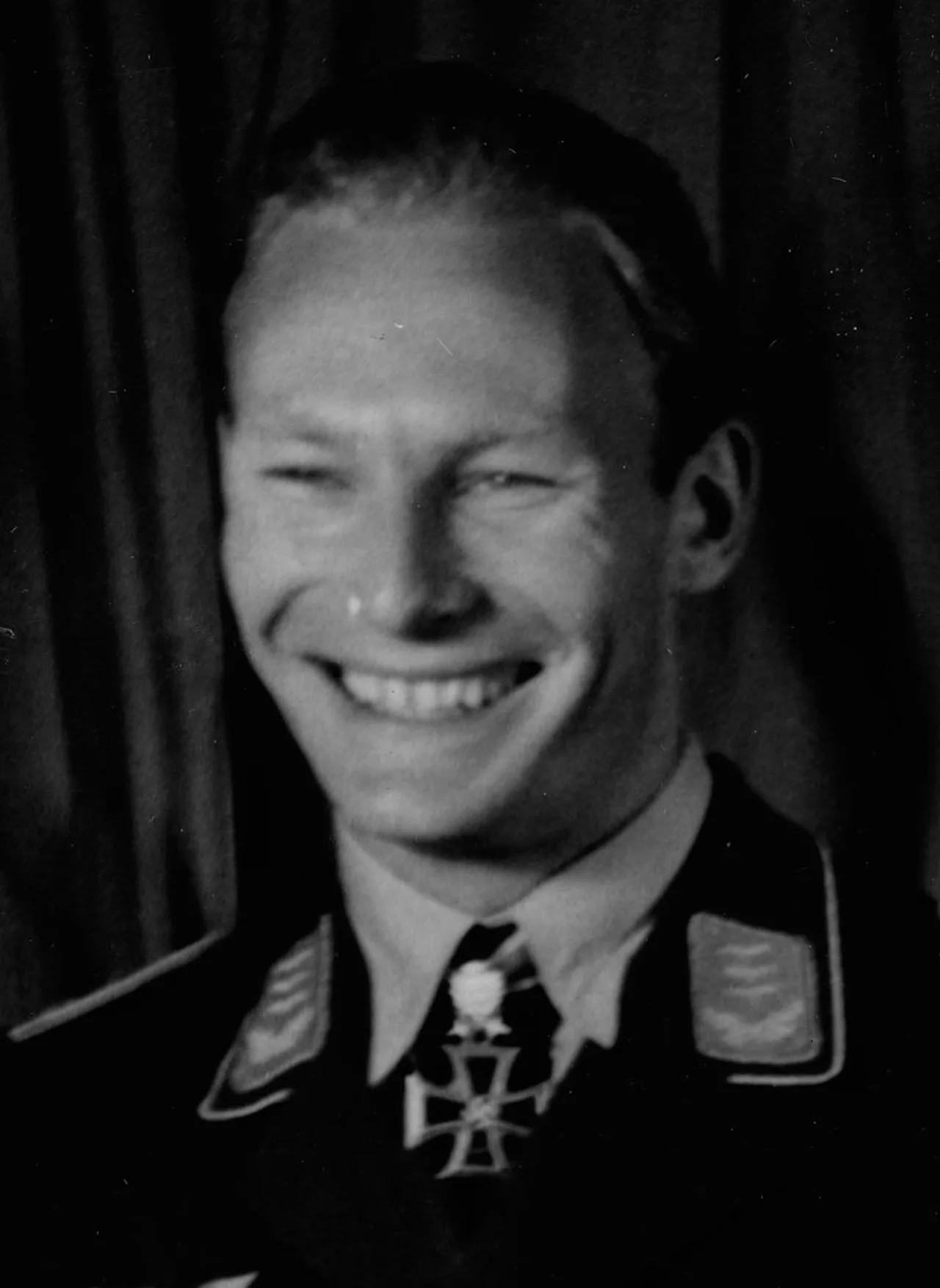 Portrait of Werner Baumbach (1916–1953) – memorial page