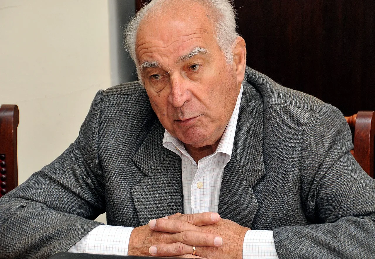 Portrait of Artigas Barrios (1937–2022) – memorial page