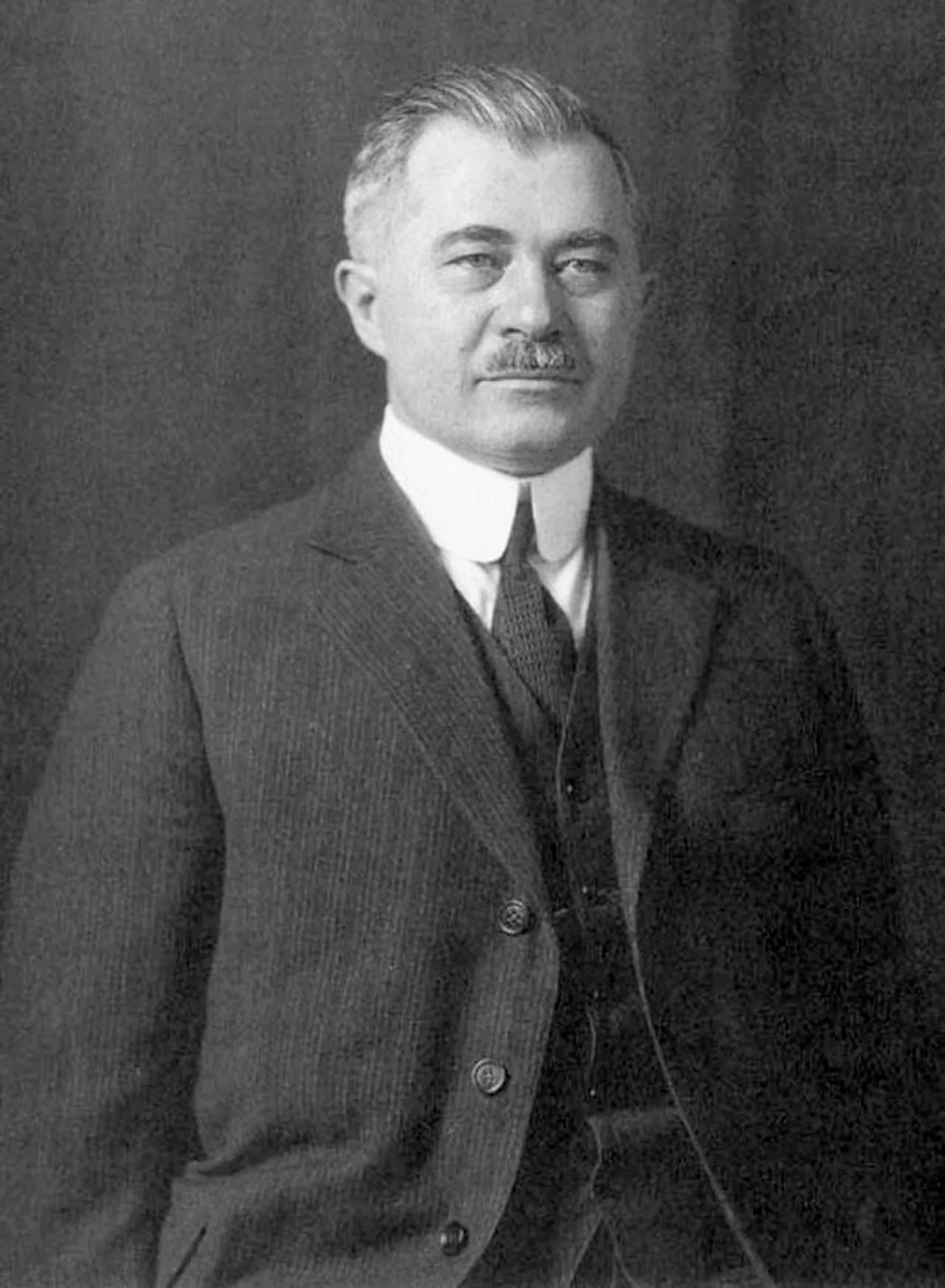Portrait of József Galamb (1881–1955) – memorial page