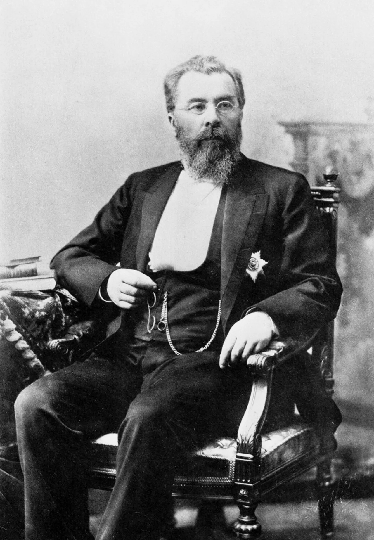 Porträt von Nikolai Wassiljewitsch Sklifosowski (1836–1904) – Gedenkseite