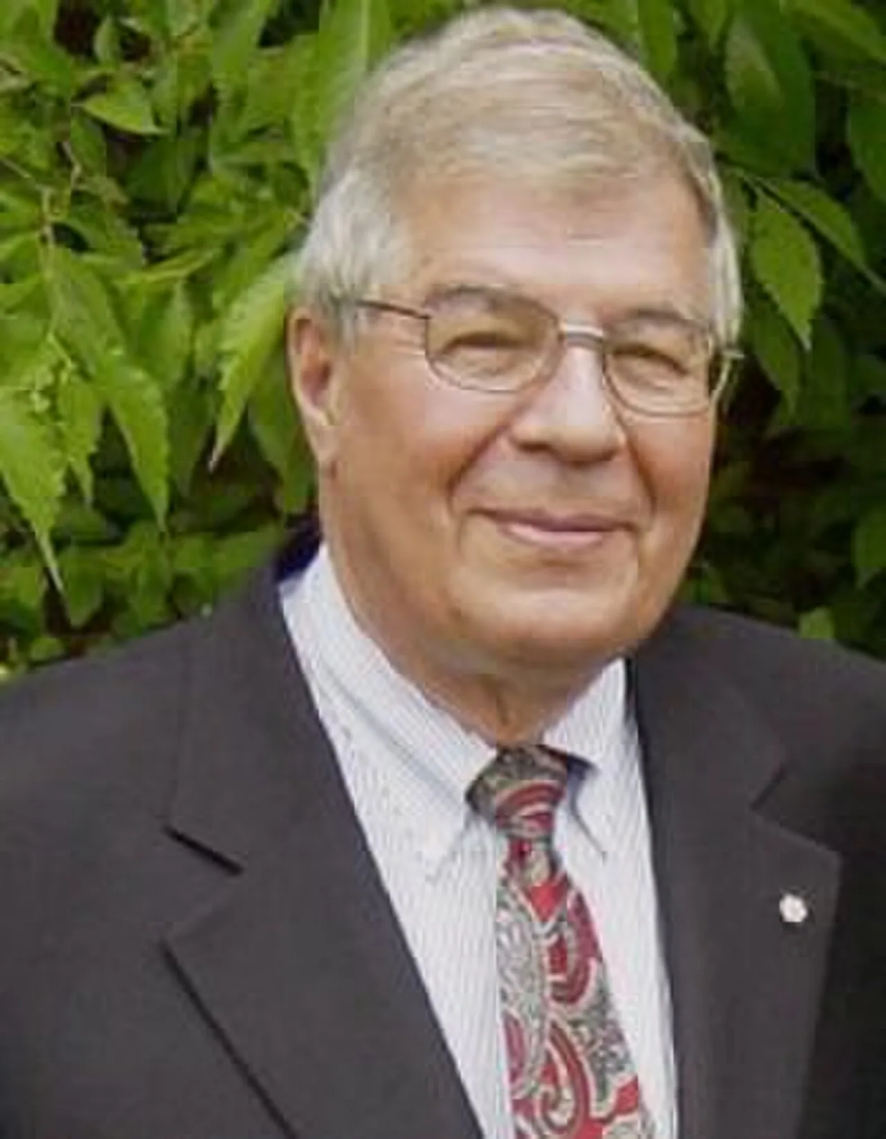 Porträt von Raymond A. Price (1933–2024) – Gedenkseite