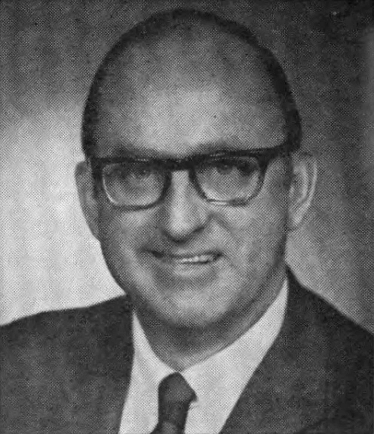 Portrait of Robert C. McEwen (1920–1997) – memorial page
