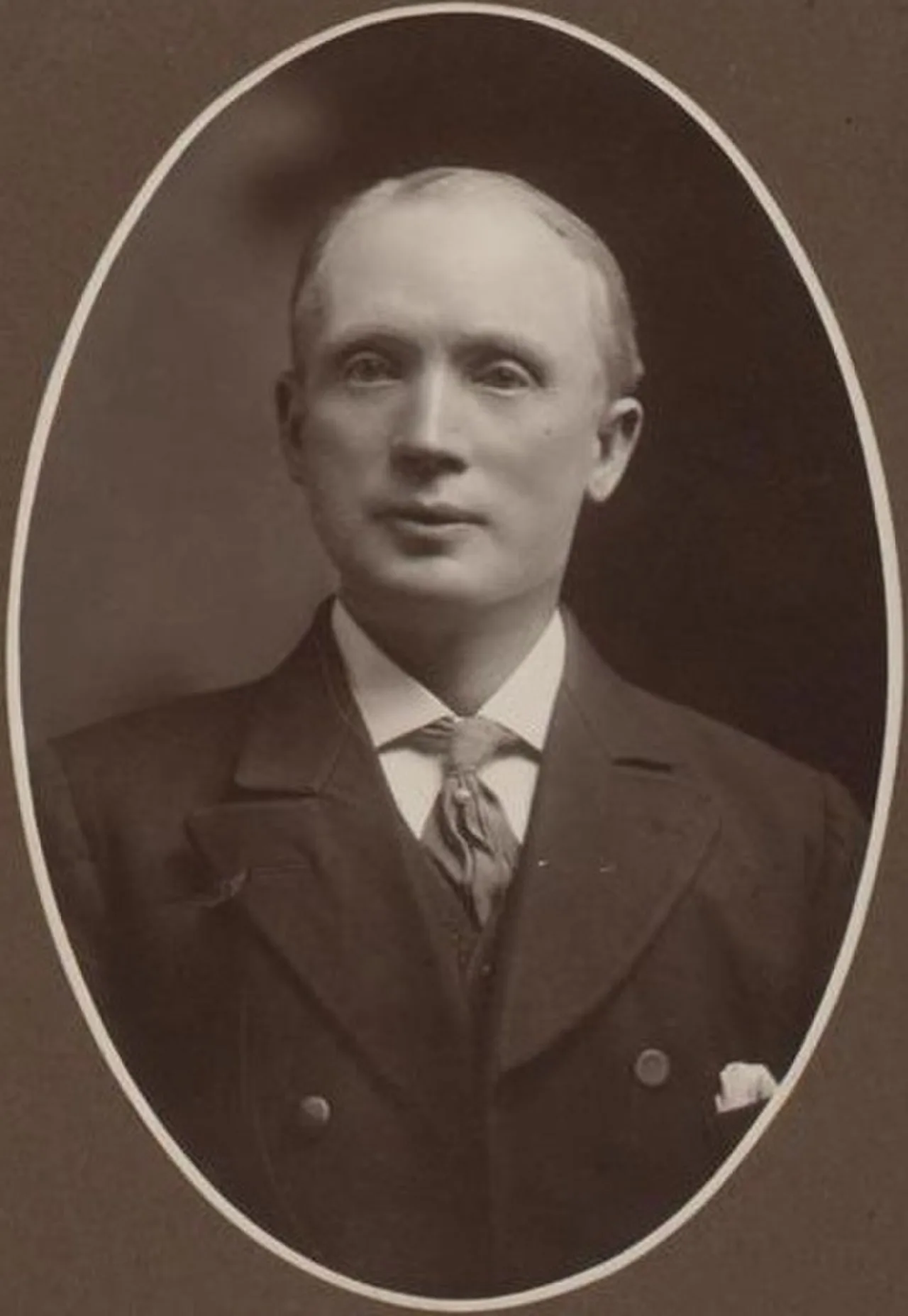 Portrait of Robert Guthrie (1857–1921) – memorial page
