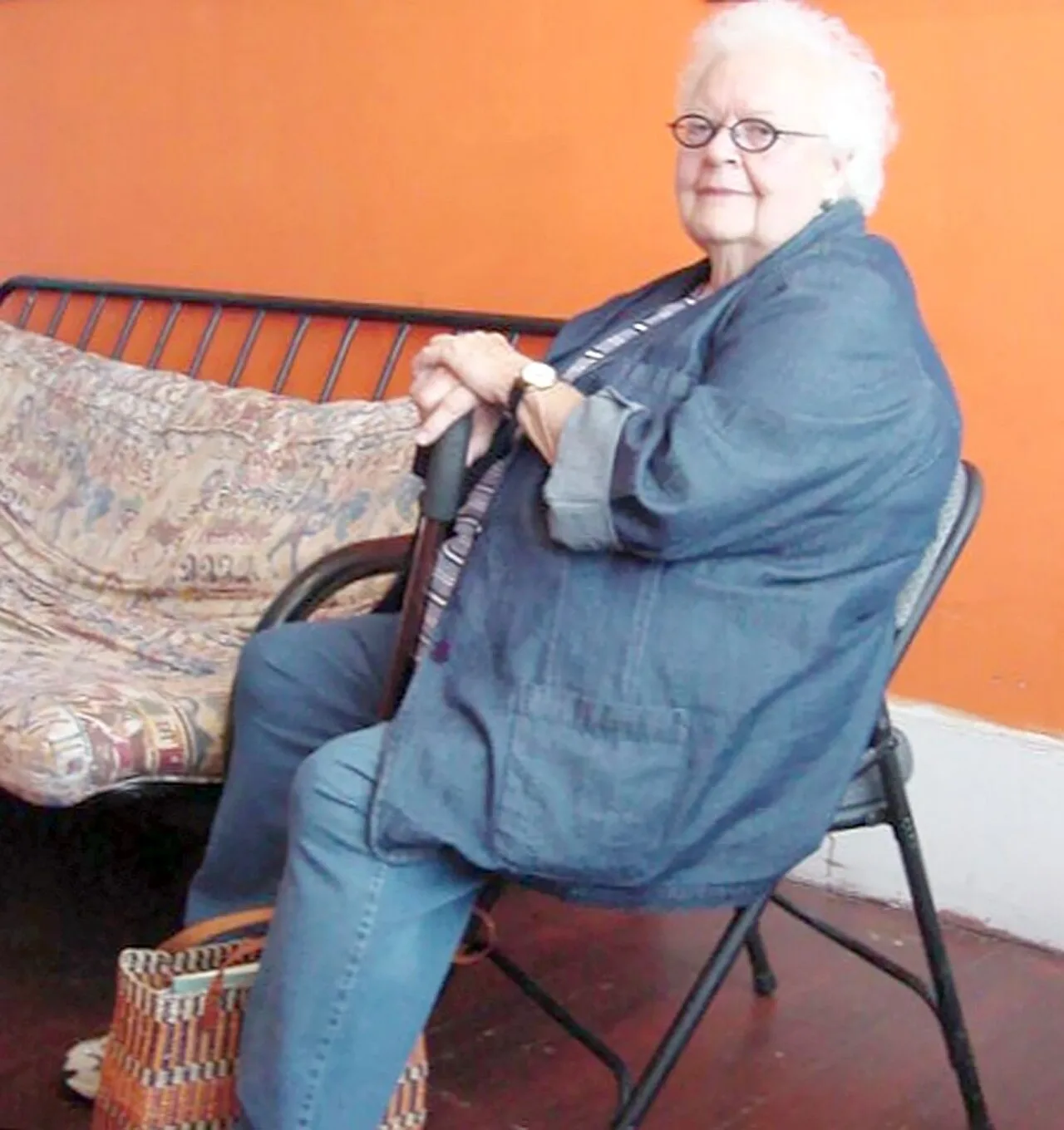 Portrait of Ronnie Gilbert (1926–2015) – memorial page