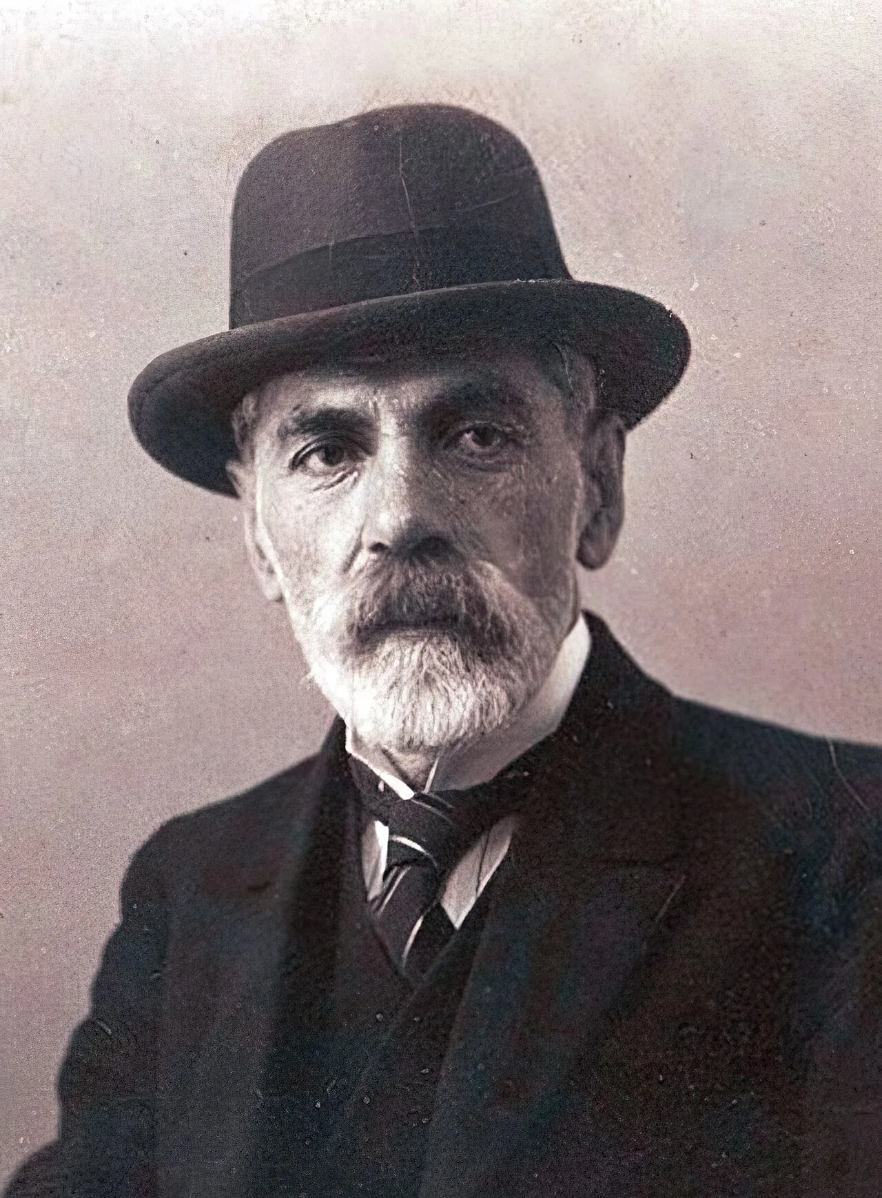 Portrait of Hovhannes Katchaznouni (1868–1938) – memorial page
