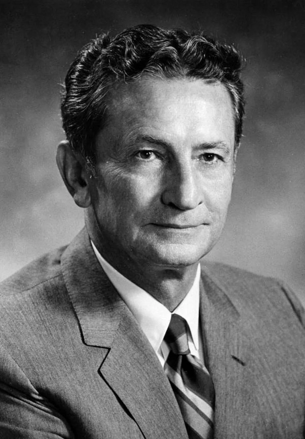 Porträt von Stephen C. O’Connell (1916–2001) – Gedenkseite