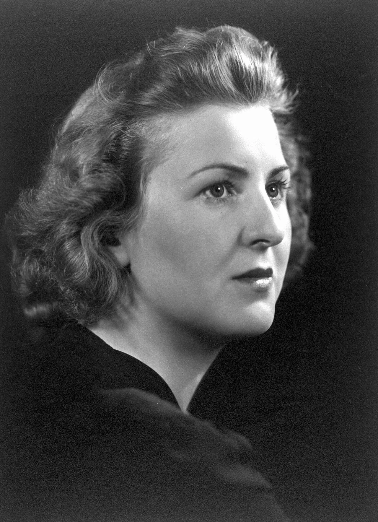Portrait of Eva Braun (1912–1945) – memorial page