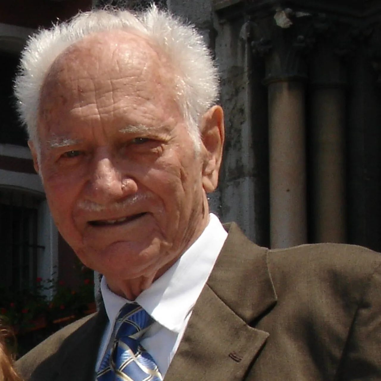 Porträt von Roger Lhermitte (1920–2016) – Gedenkseite