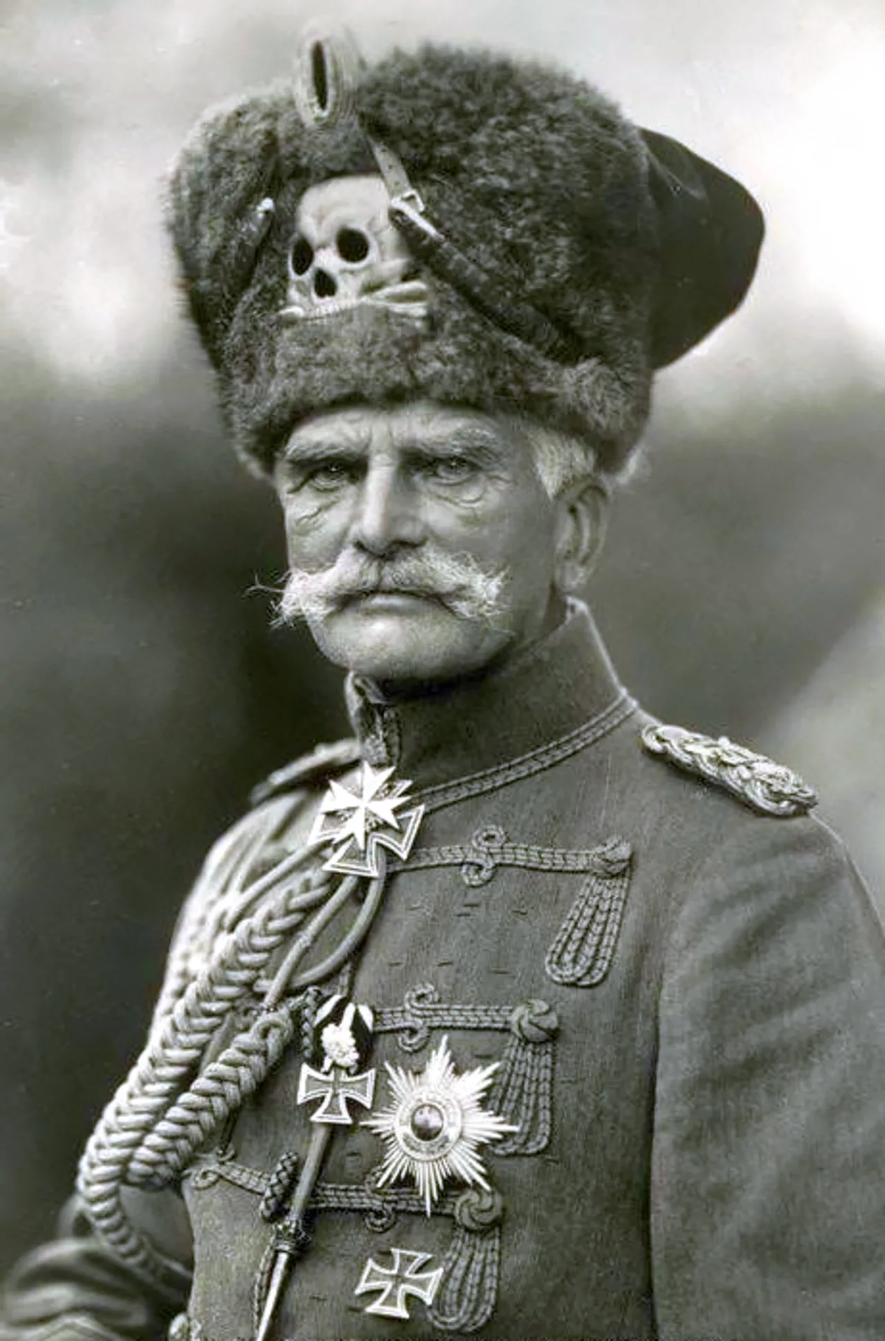 Porträt von August von Mackensen (1849–1945) – Gedenkseite
