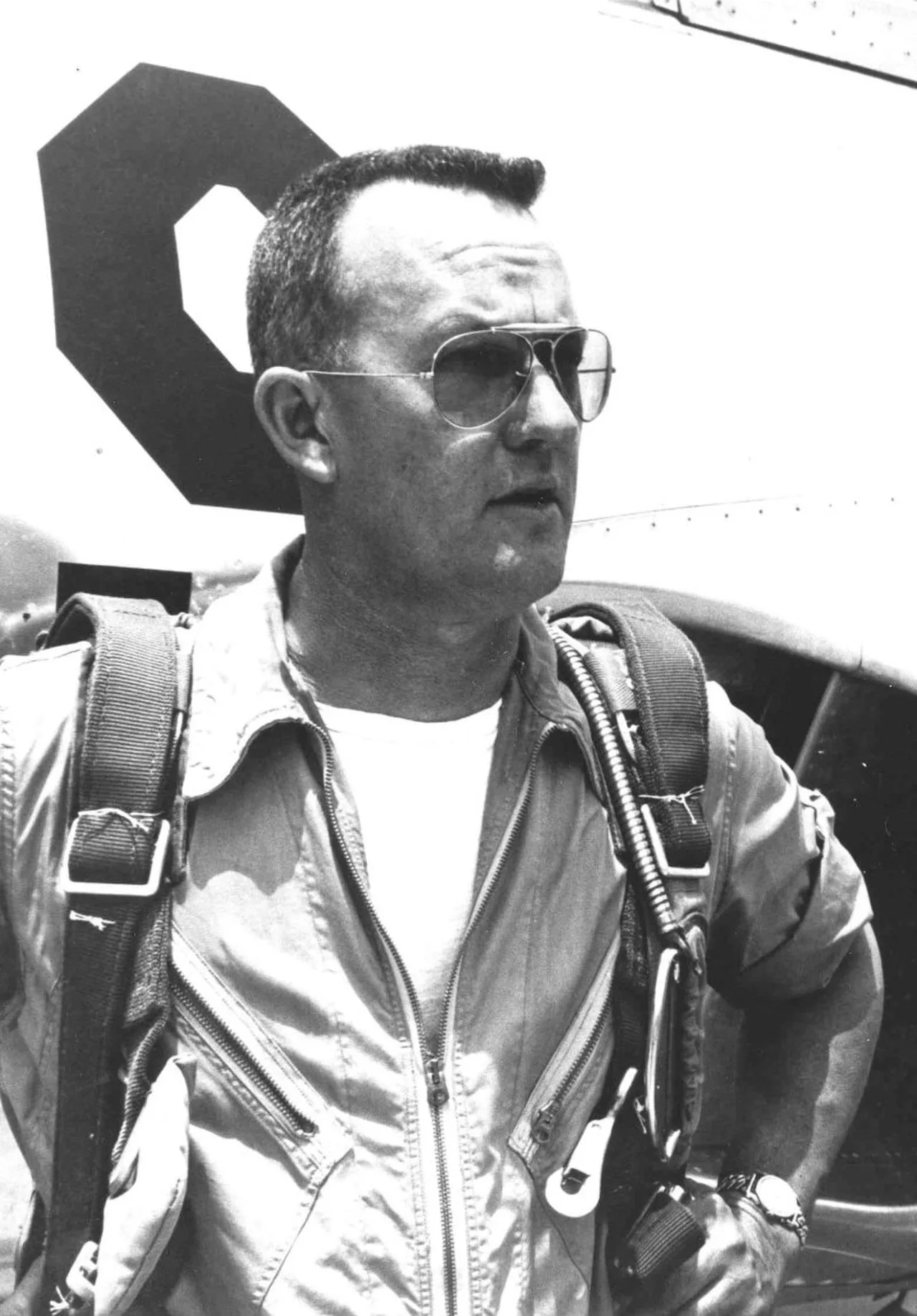 Porträt von Tony LeVier (1913–1998) – Gedenkseite