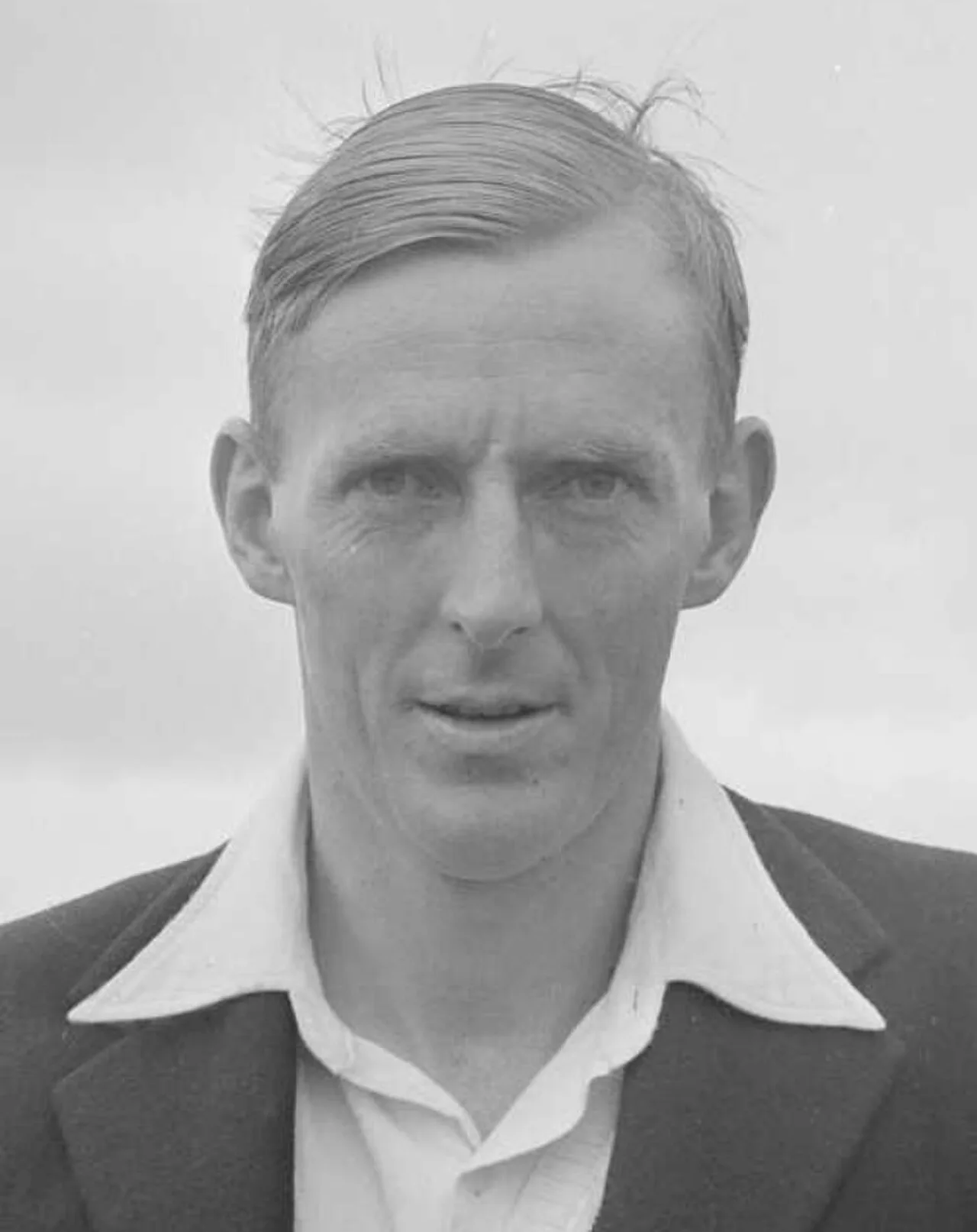 Portrait of Tony MacGibbon (1924–2010) – memorial page