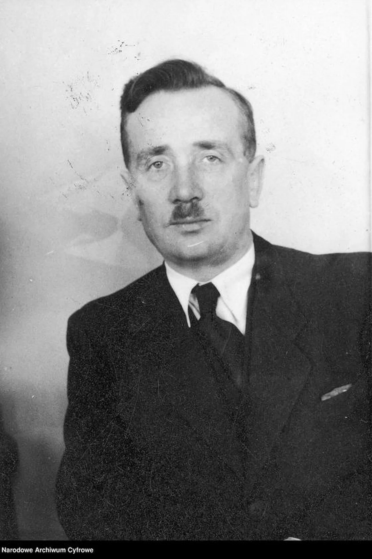Porträt von Konstanty Dąbrowski (1906–1975) – Gedenkseite