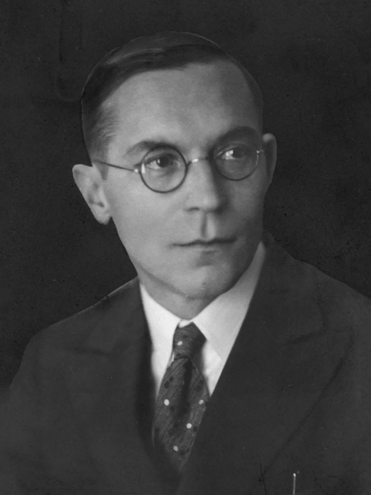 Portrait of Julian Krzyżanowski (1892–1976) – memorial page