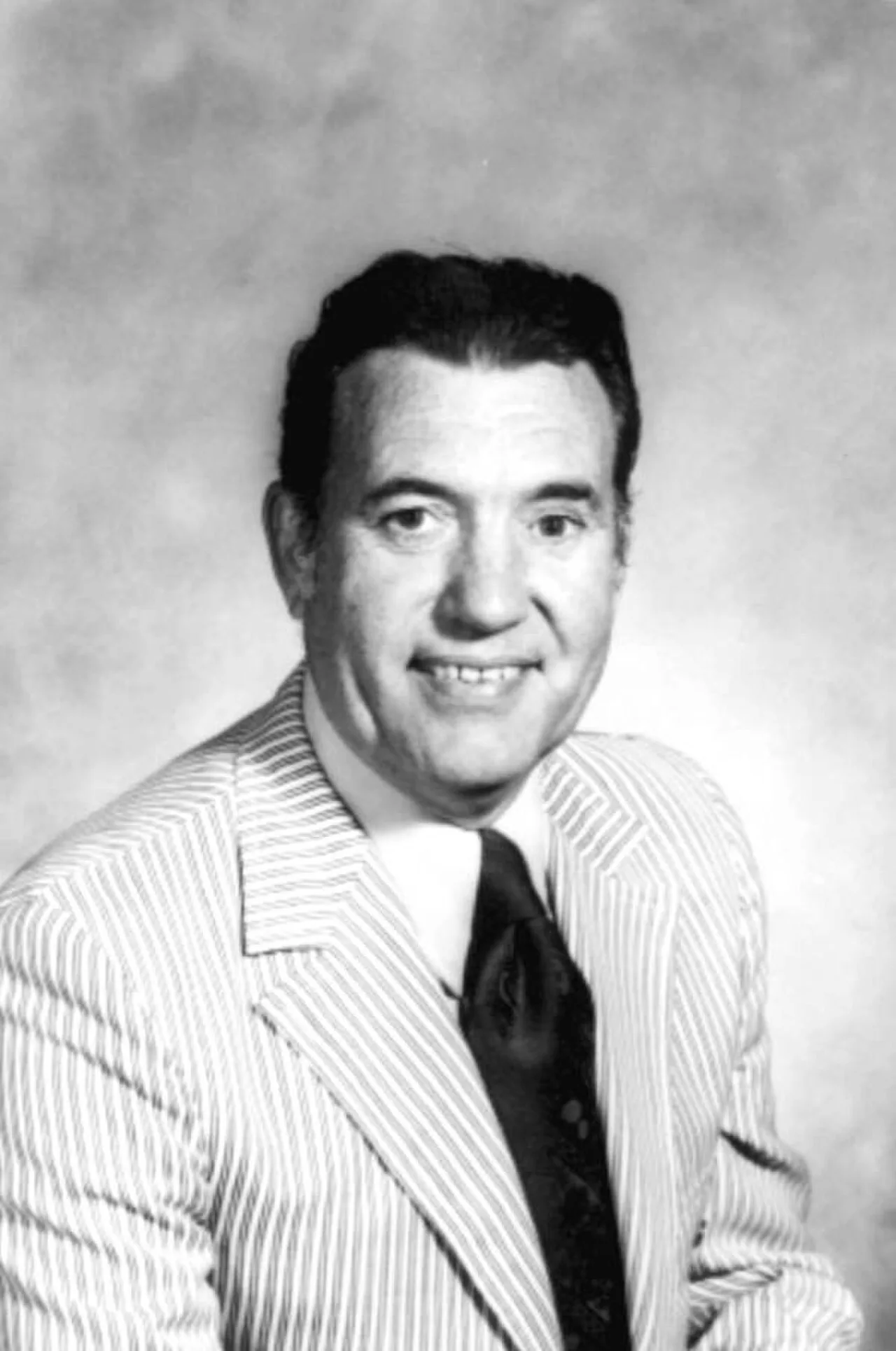 Portrait of Walter C. Young (1922–2016) – memorial page