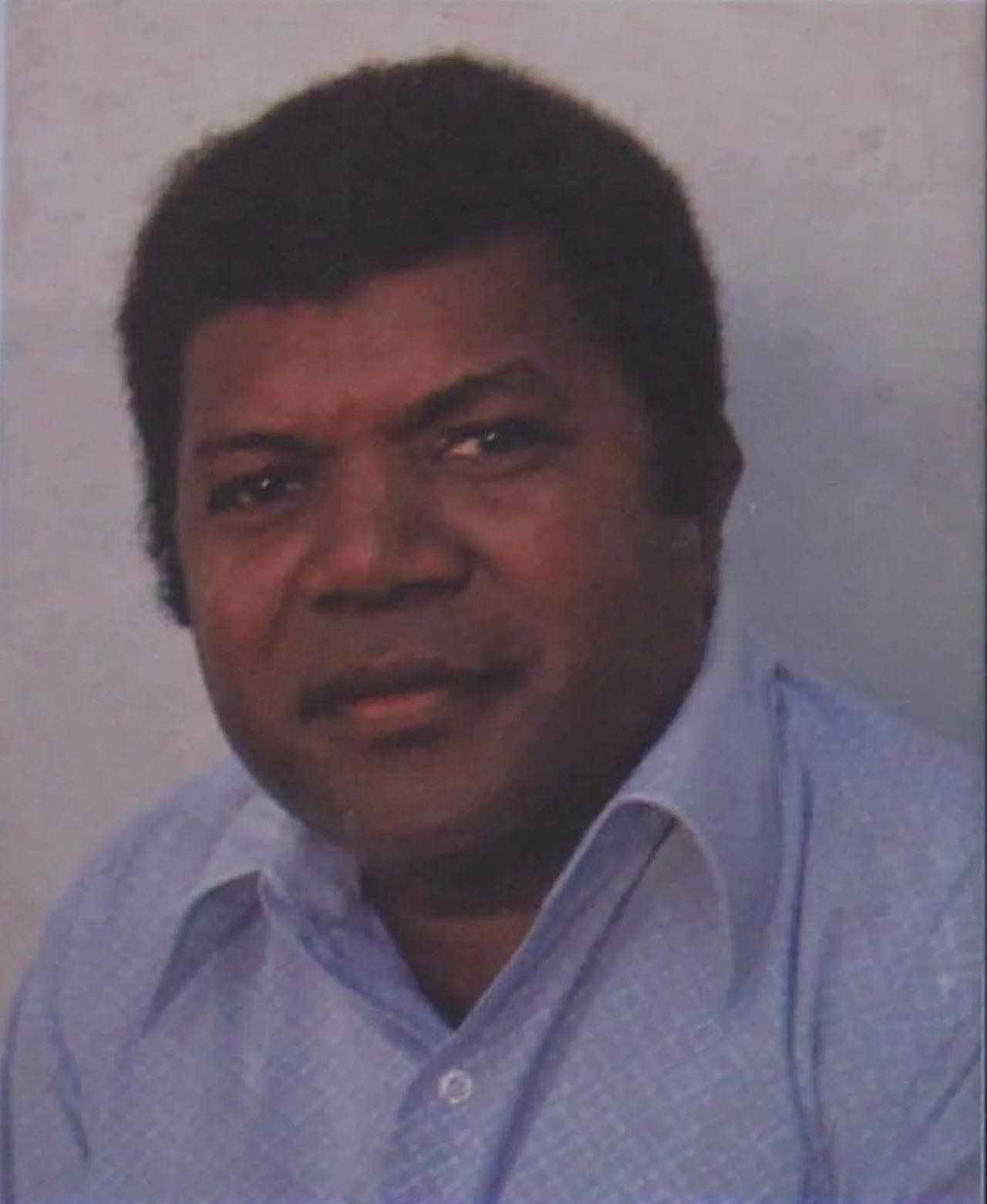 Porträt von Baddeley Devesi (1941–2012) – Gedenkseite