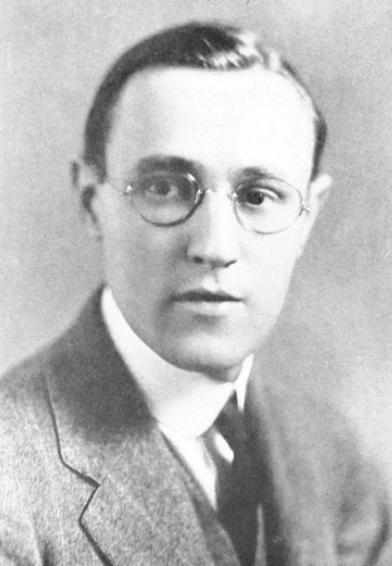 Portrait of William S. McElroy (1893–1981) – memorial page