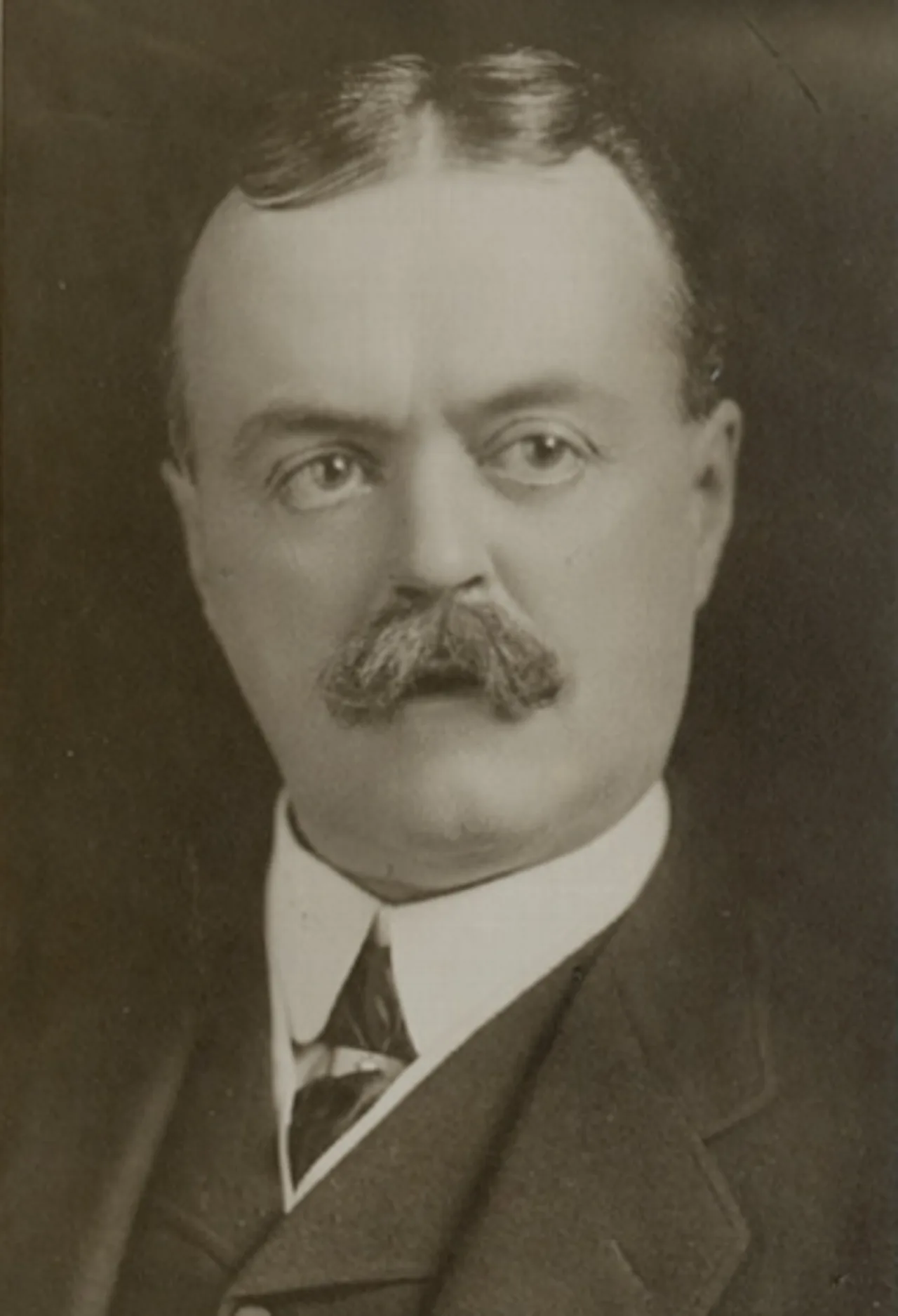 Portrait of Édouard Burroughs Garneau (1859–1911) – memorial page
