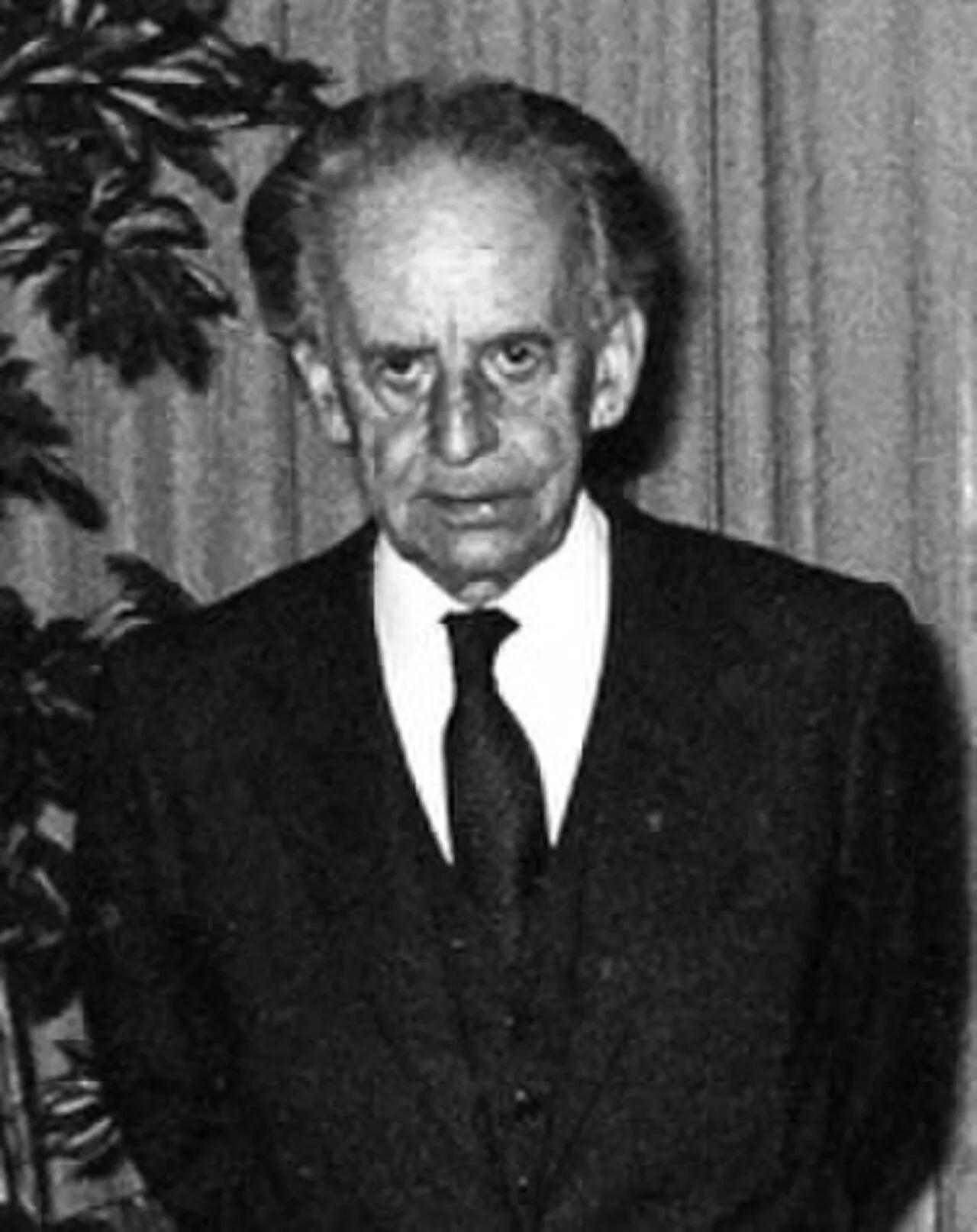 Portrait of Antonio Hernández Gil (1915–1994) – memorial page
