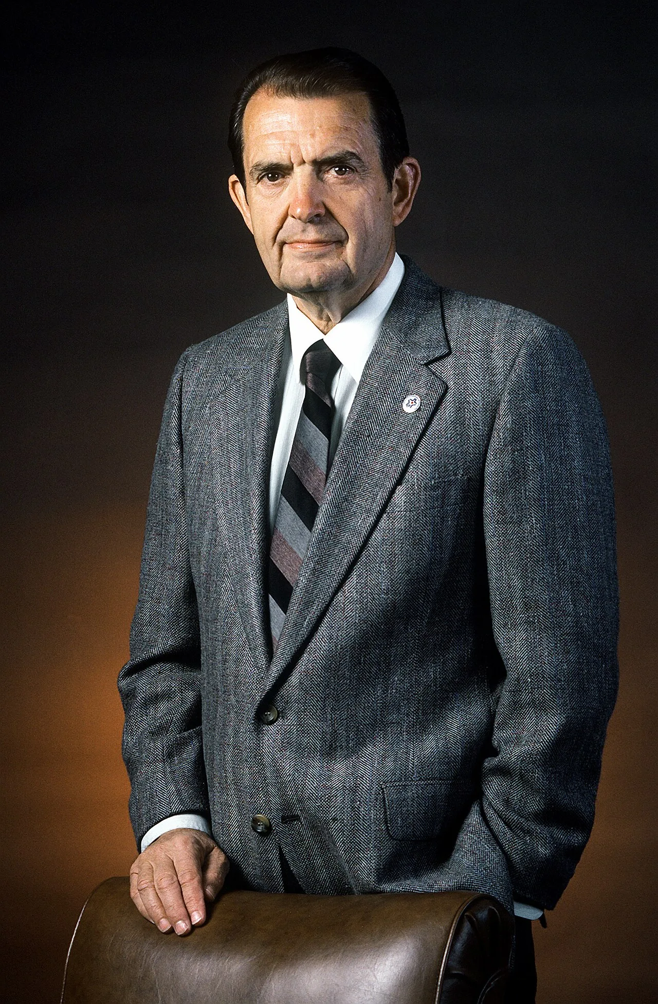Portrait of David C. Jones (1921–2013) – memorial page
