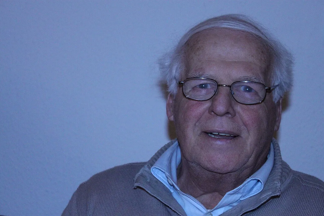 Portrait of Bernhard Dahm (1932–2023) – memorial page