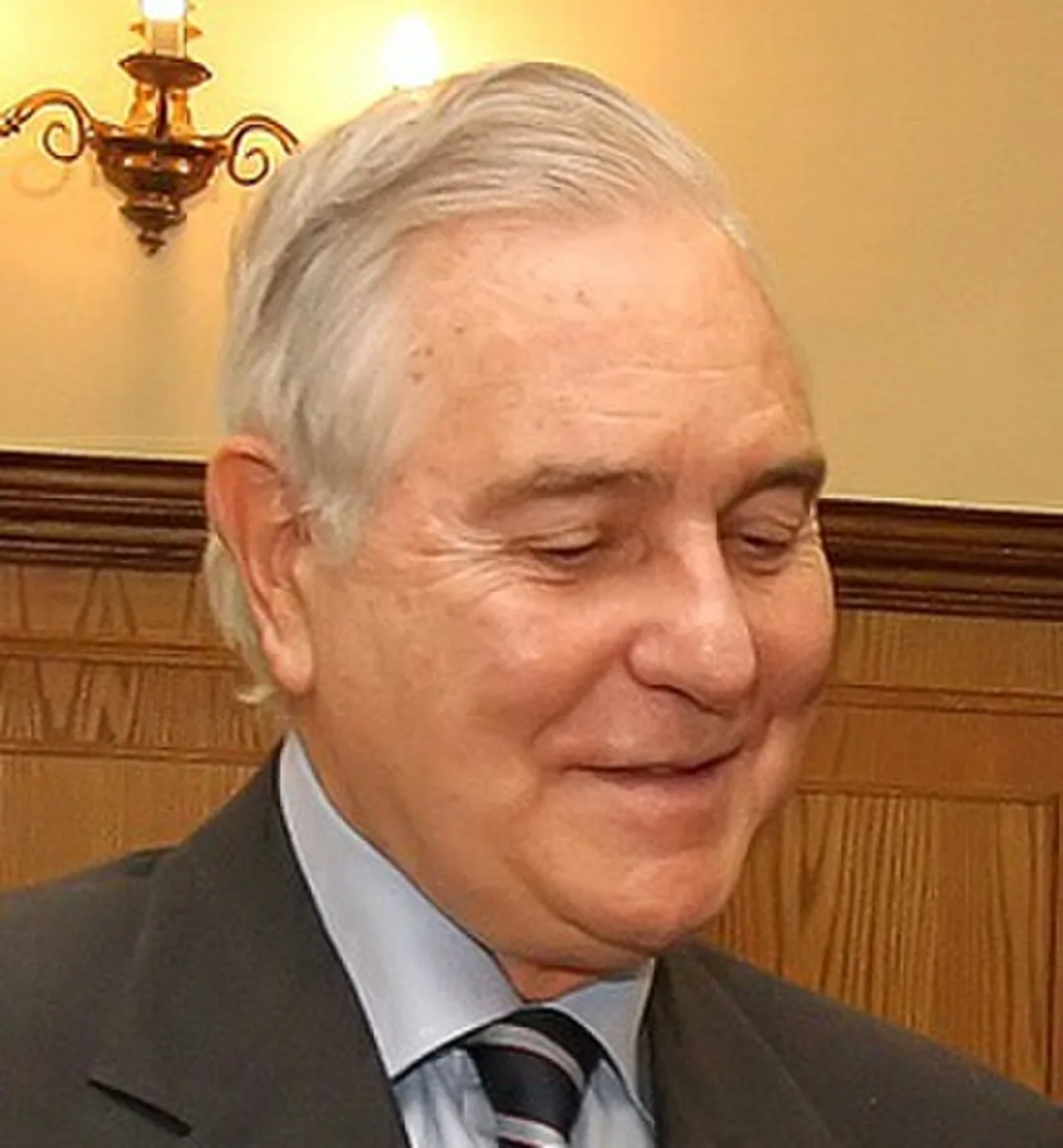 Portrait of Carlos Dívar (1941–2017) – memorial page
