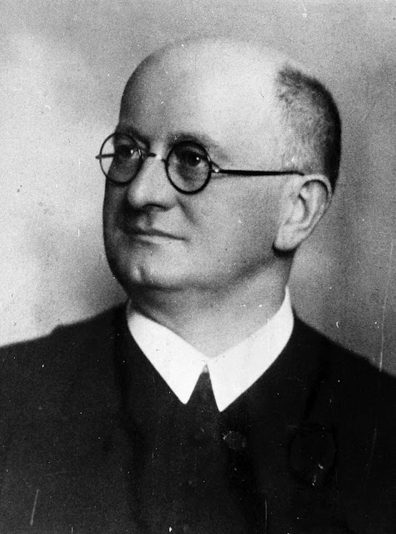 Portrait of Cecil Bognár (1883–1967) – memorial page