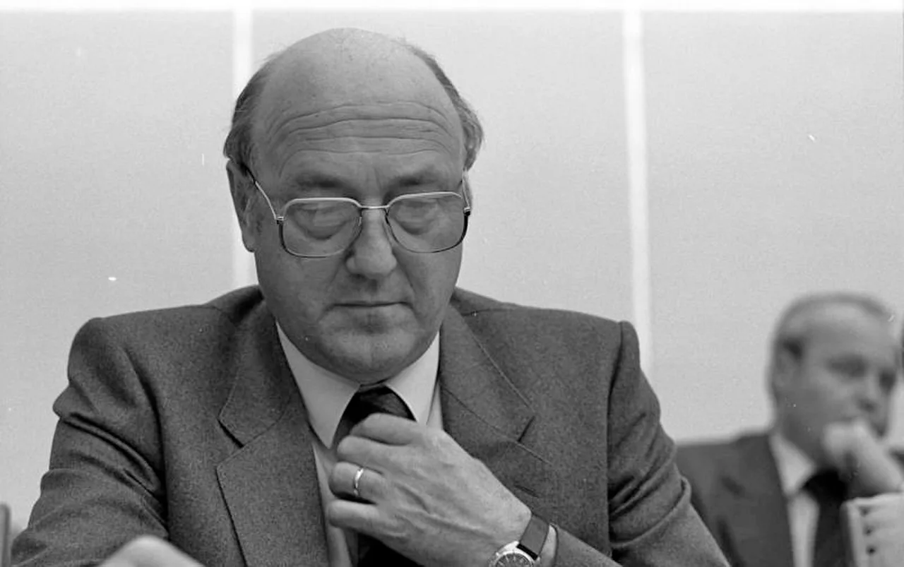 Portrait of Herbert Ehrenberg (1926–2018) – memorial page