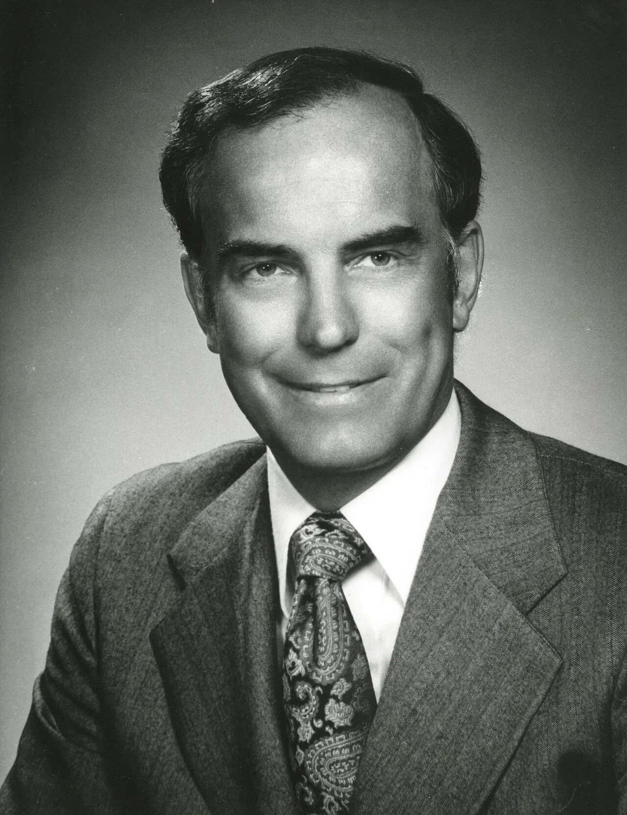 Porträt von Daniel J. Evans (1925–2024) – Gedenkseite