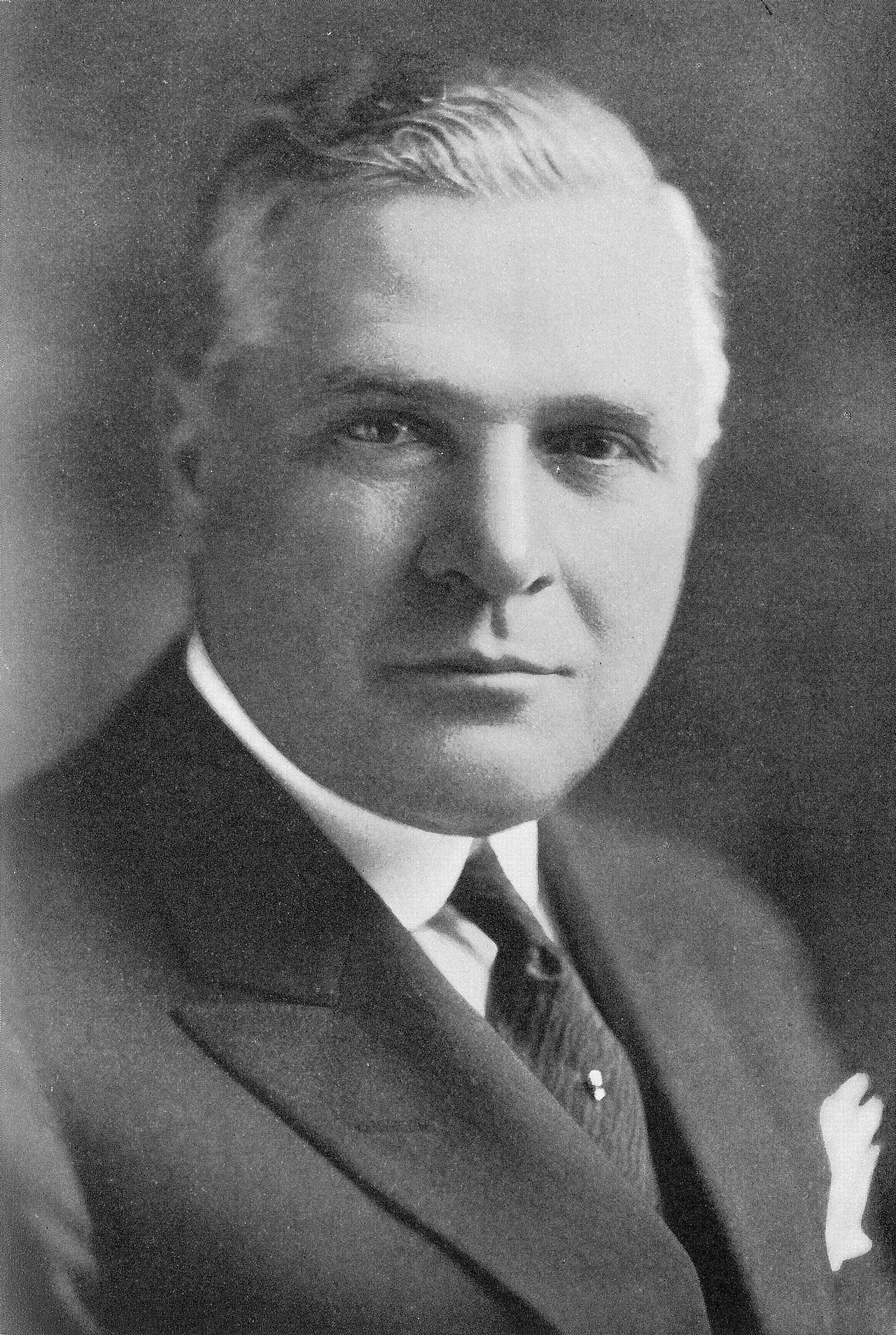 Portrait of Julius P. Heil (1876–1949) – memorial page