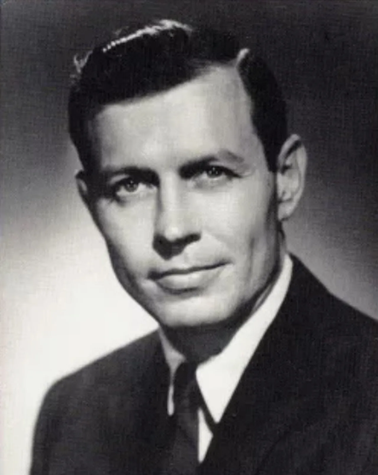 Portrait of Carl Sanders (1925–2014) – memorial page