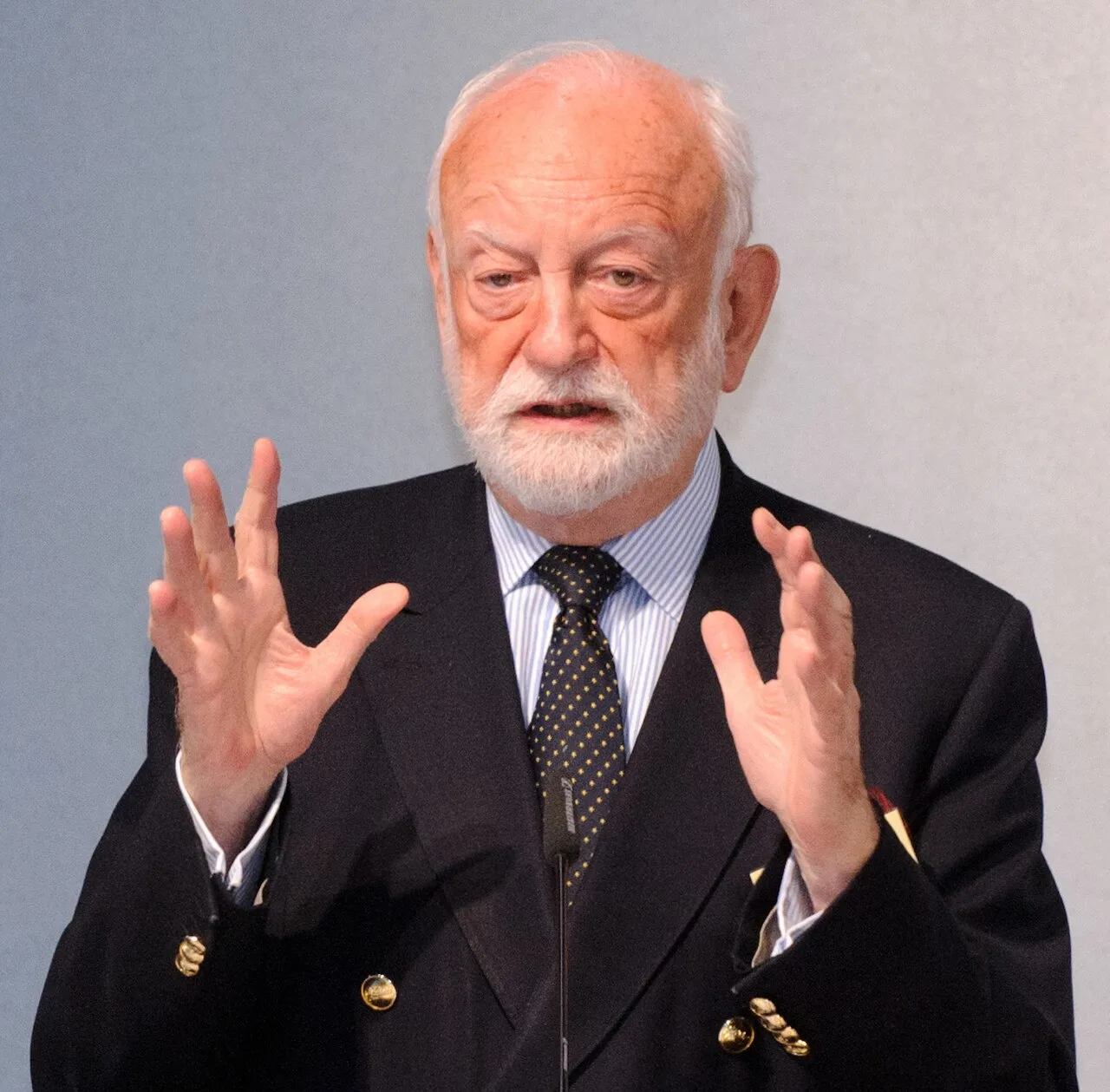 Portrait of Francesc Vendrell (1940–2022) – memorial page