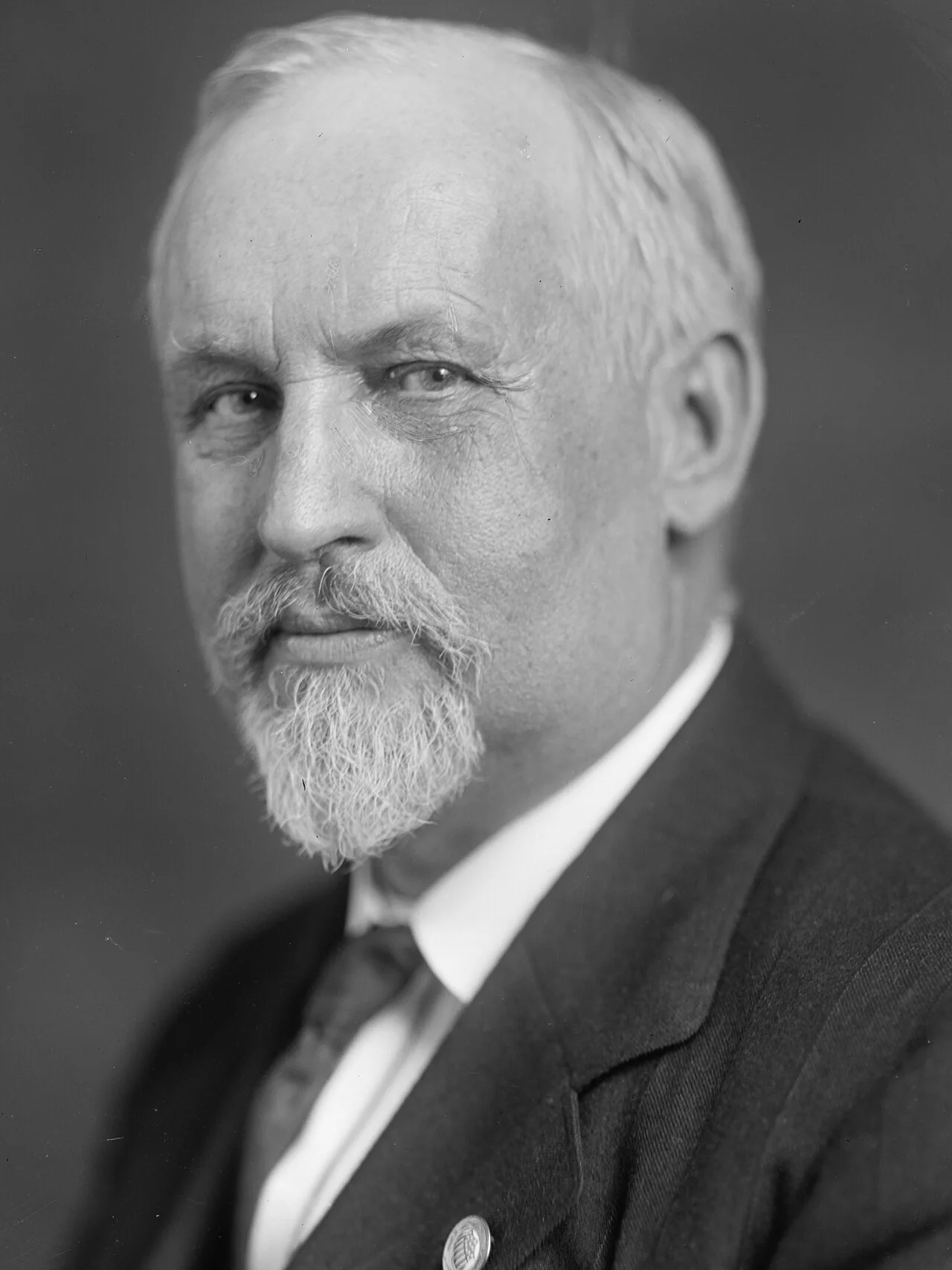 Porträt von Edwin F. Ladd (1859–1925) – Gedenkseite