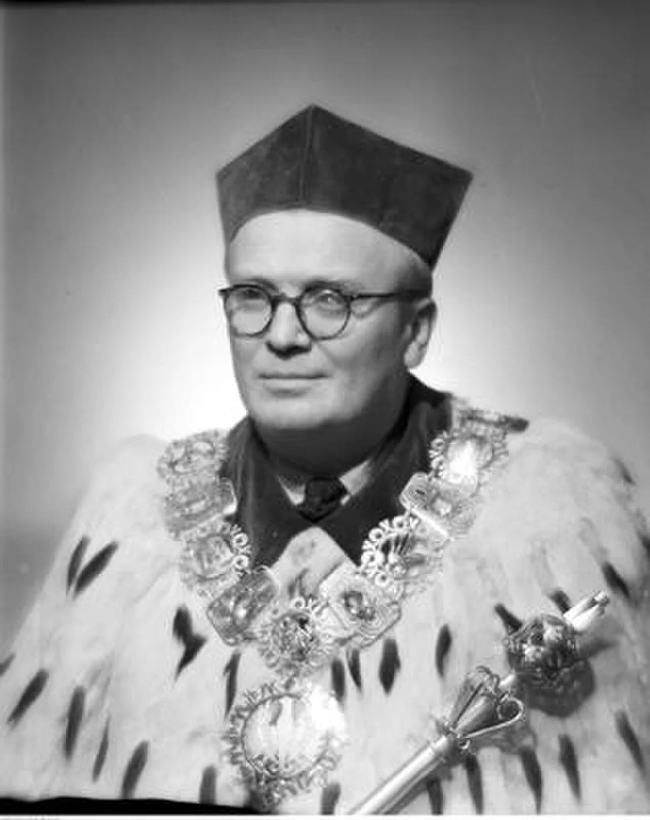 Porträt von Andrzej Burda (1913–1987) – Gedenkseite