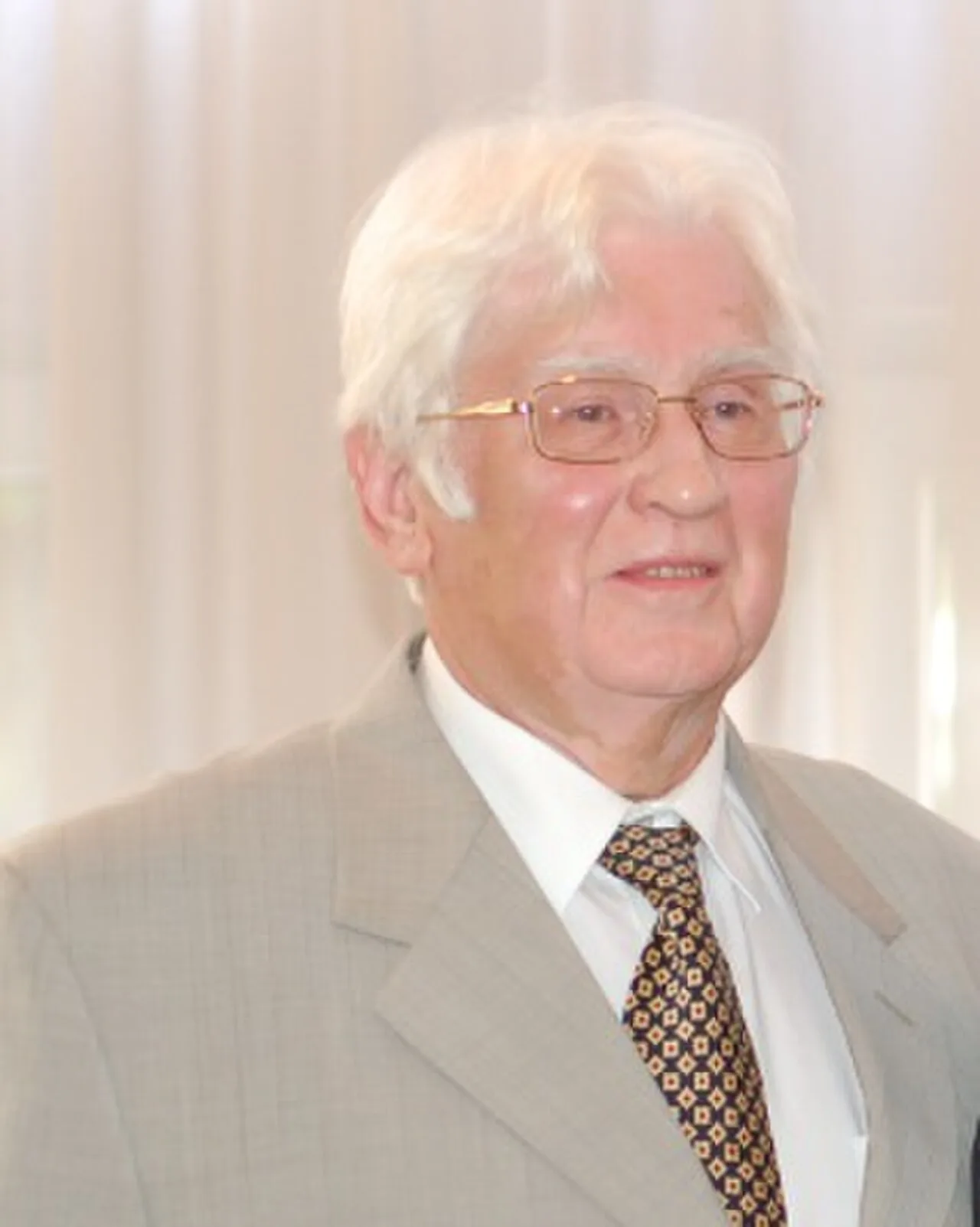 Portrait of Edmund Pawlak (1934–2016) – memorial page