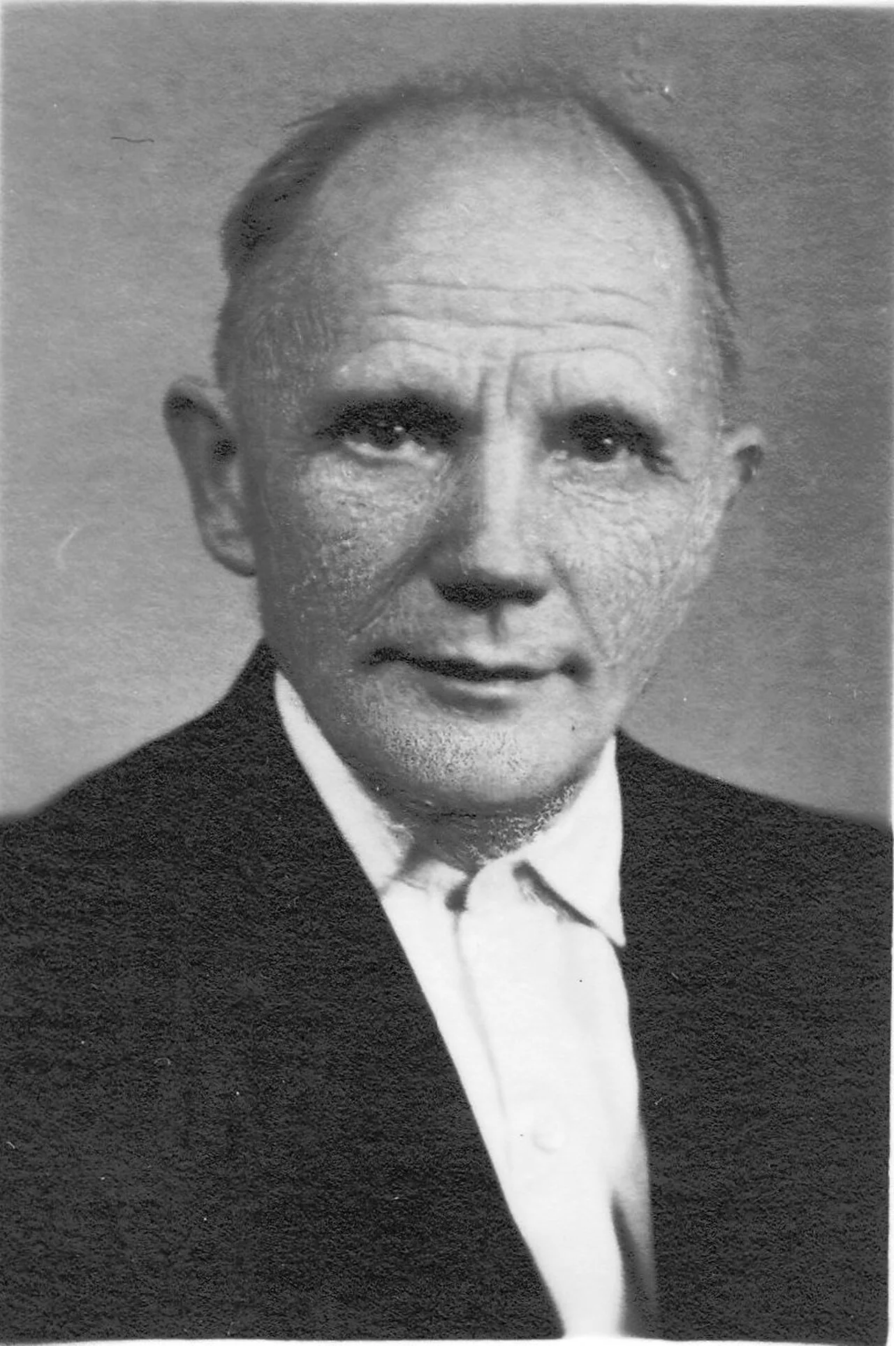 Porträt von Walenty Regulski (1896–1975) – Gedenkseite