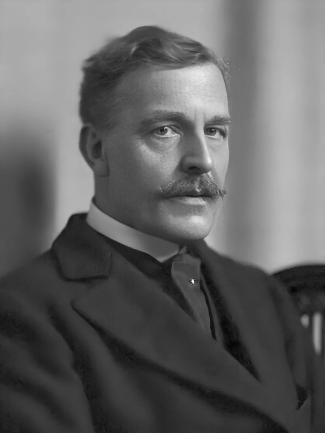 Portrait of James Guthrie (1859–1930) – memorial page