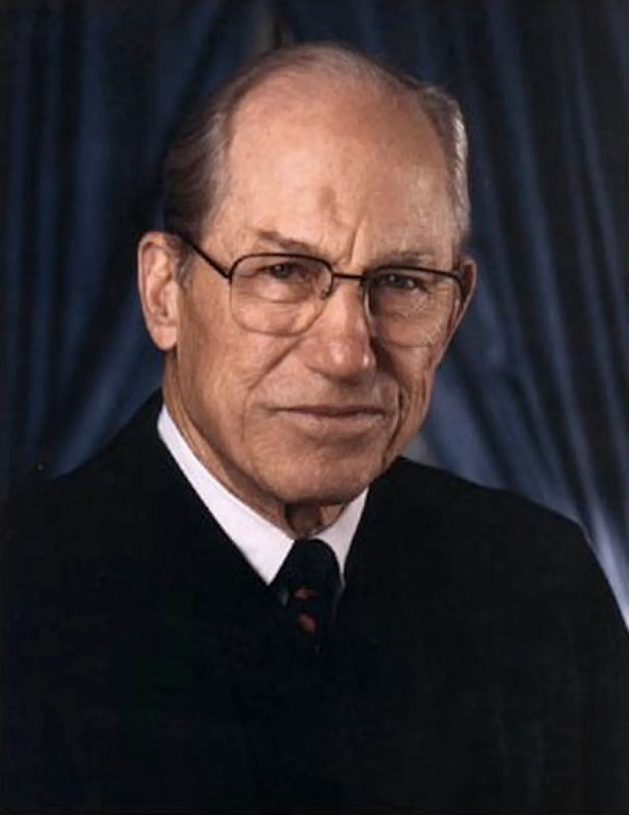 Portrait of Byron White (1917–2002) – memorial page