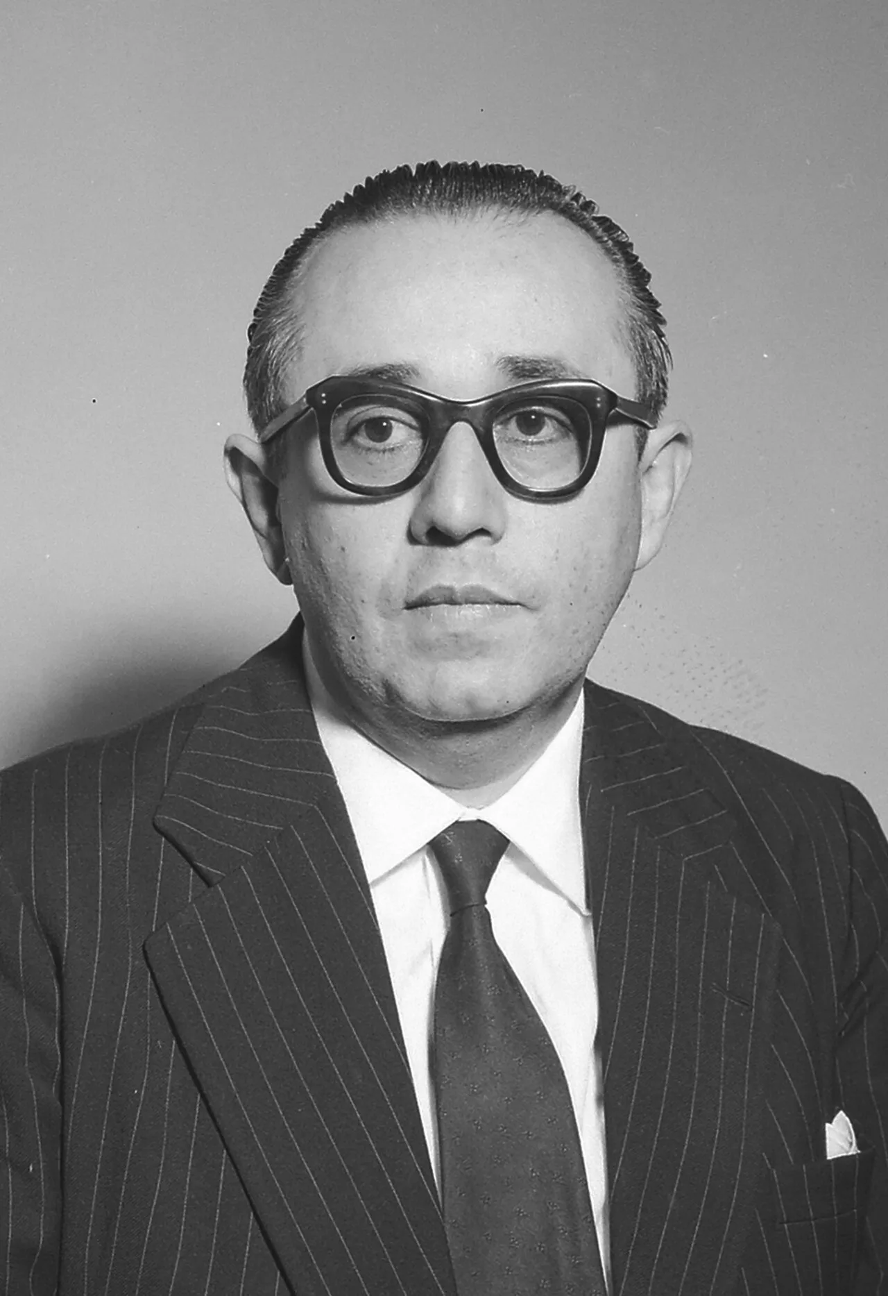 Porträt von Aluísio Napoleão de Freitas Rego (1914–2006) – Gedenkseite