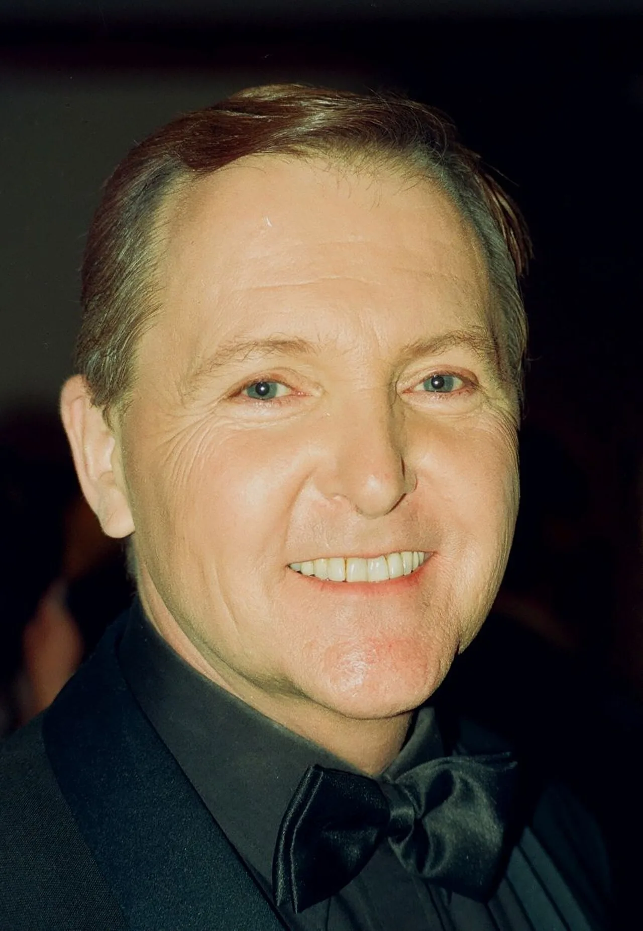 Porträt von Fred Travalena (1942–2009) – Gedenkseite