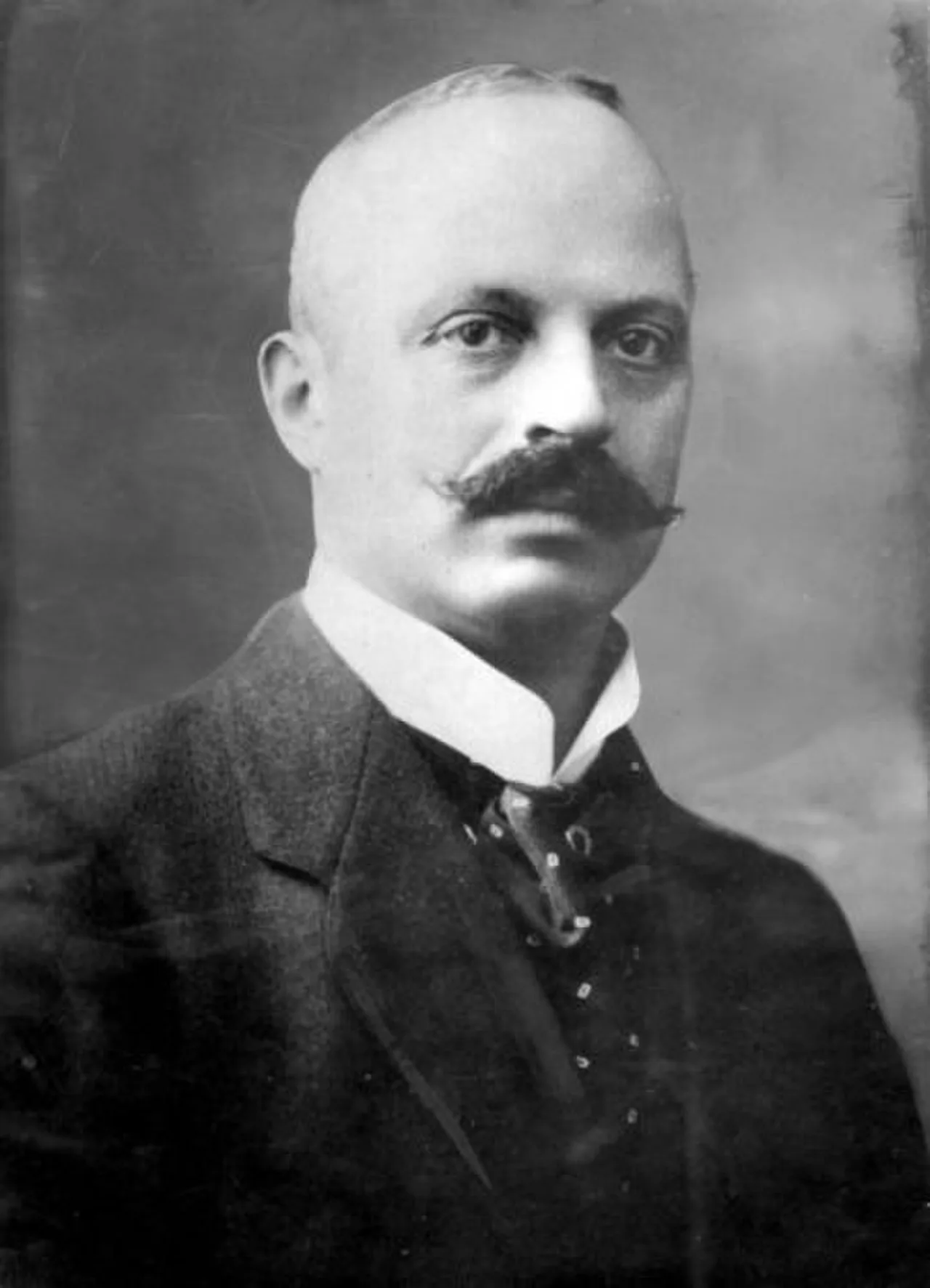 Porträt von Charles Ruijs de Beerenbrouck (1873–1936) – Gedenkseite