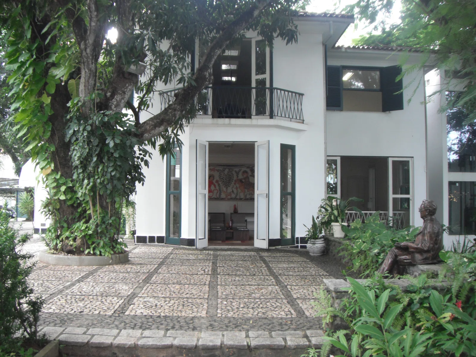 Bahiana School of Medicine and Public Health