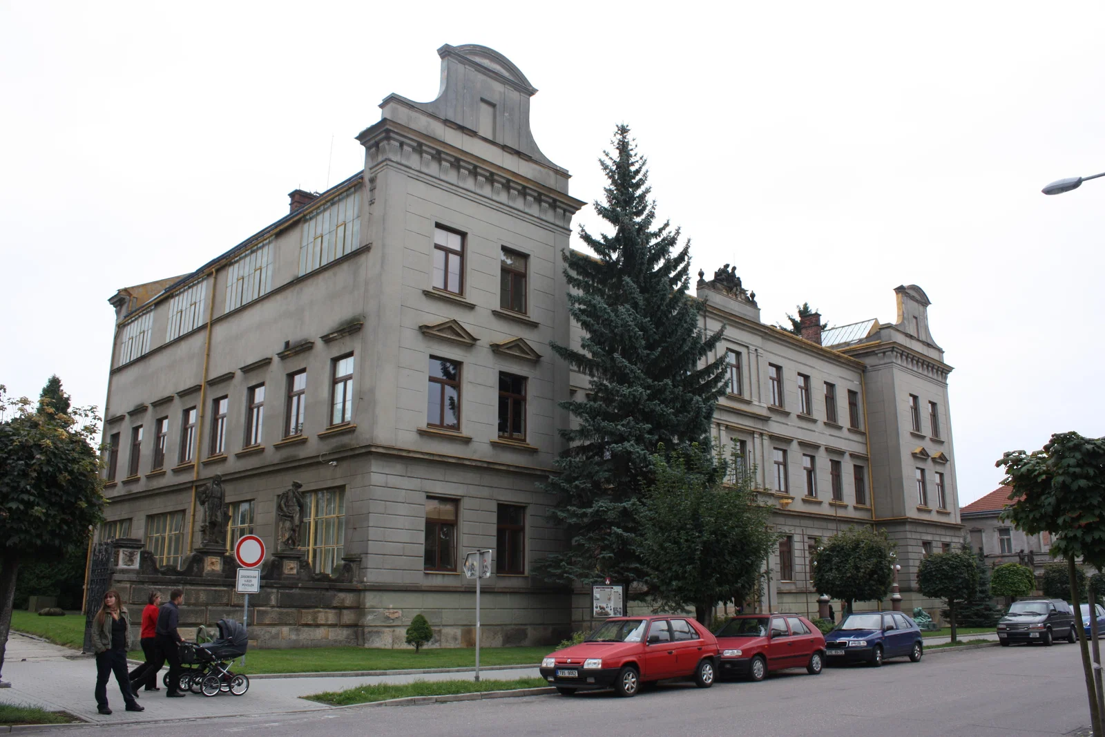 Střední průmyslová škola kamenická a sochařská a Střední odborné učiliště kamenické