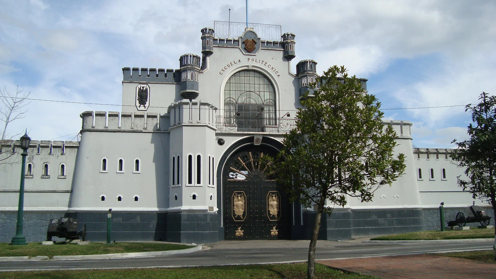 Escuela Politécnica