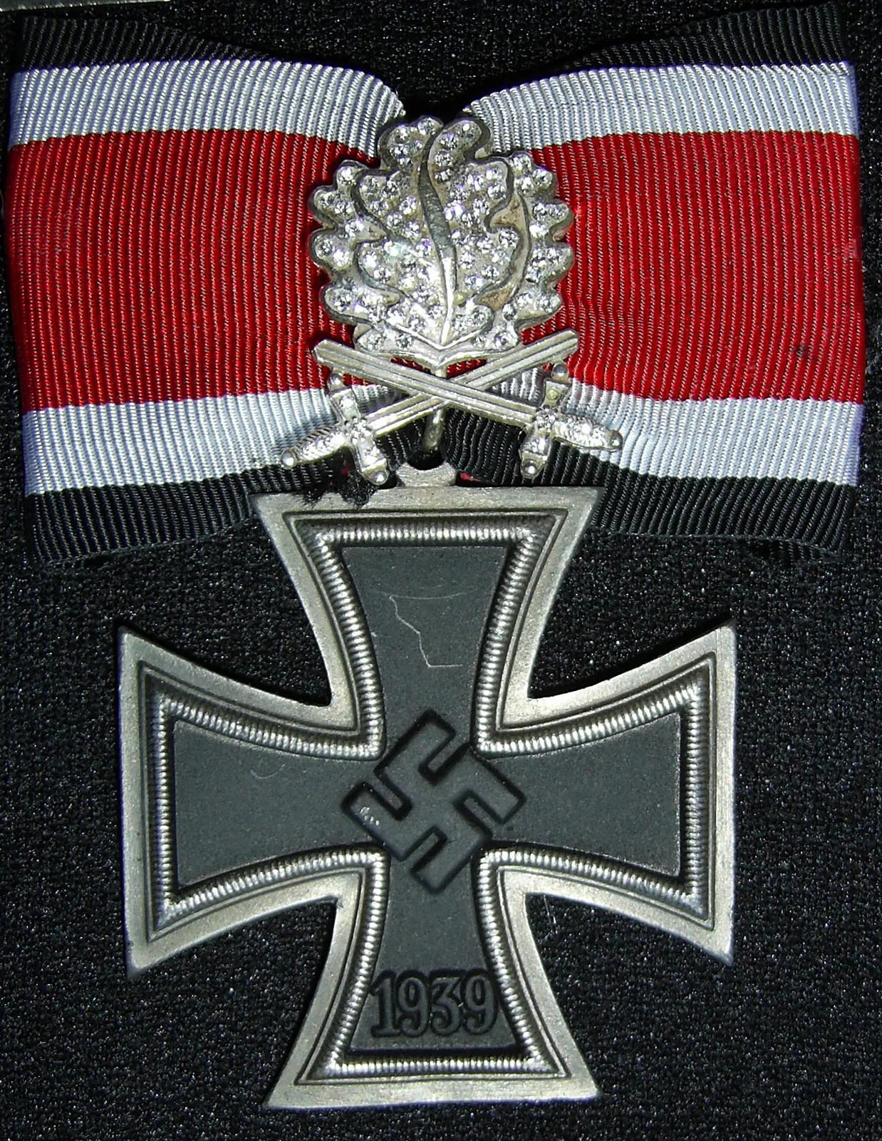 Knight's Cross of the Iron Cross with Oak Leaves, Swords and Diamonds
