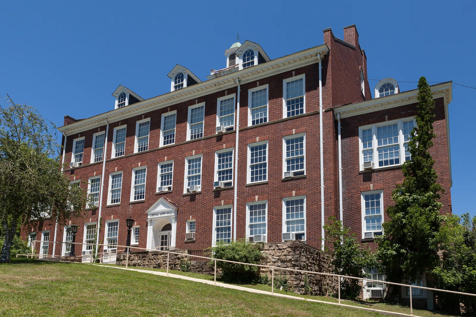 Davis & Elkins College