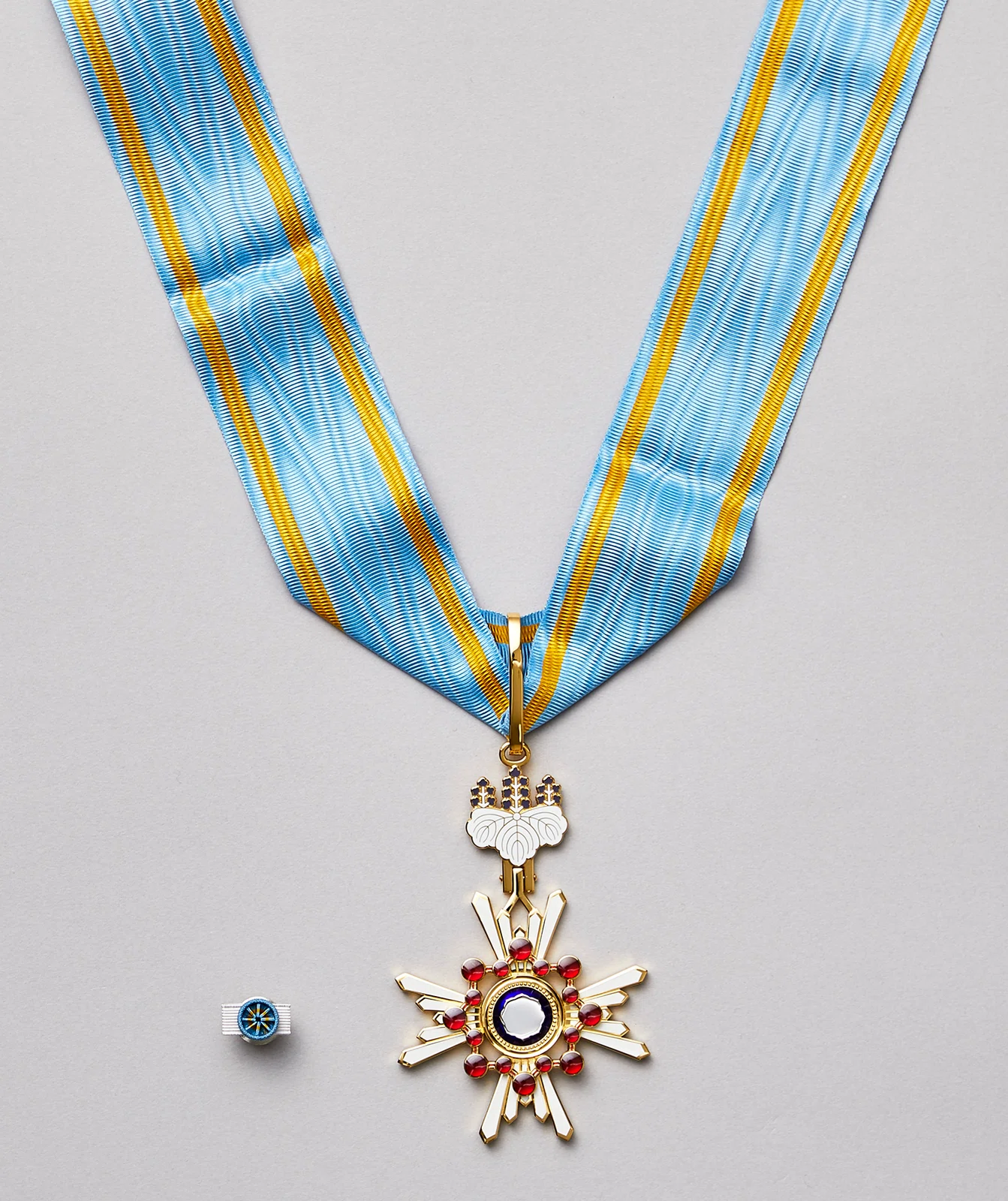 The Order of the Sacred Treasure, Gold Rays with Neck Ribbon