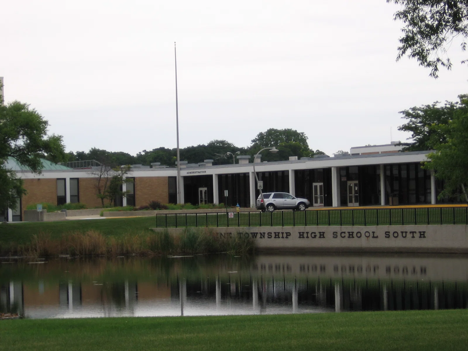 Maine South High School
