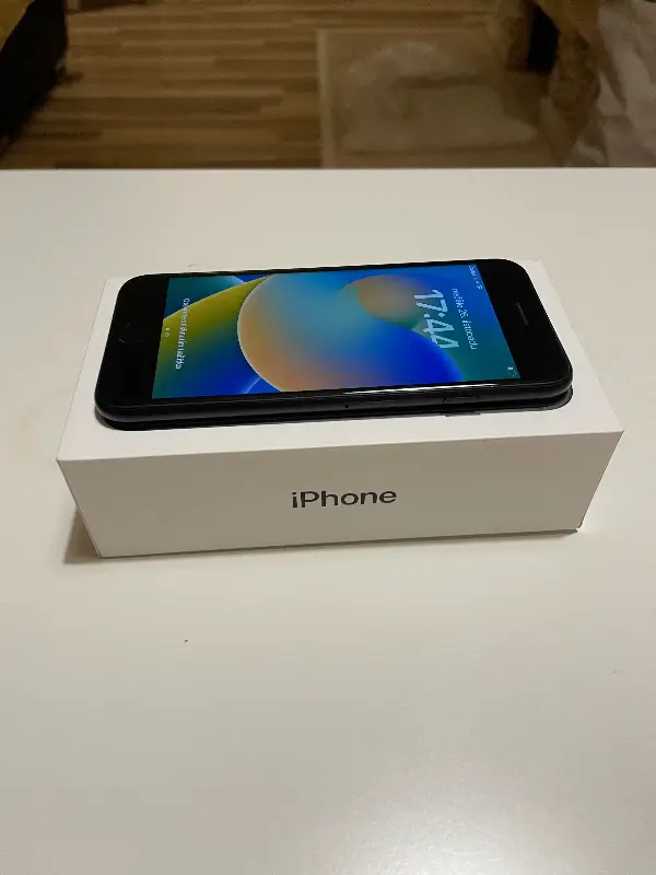 iPhone SE 2020 128GB Černá